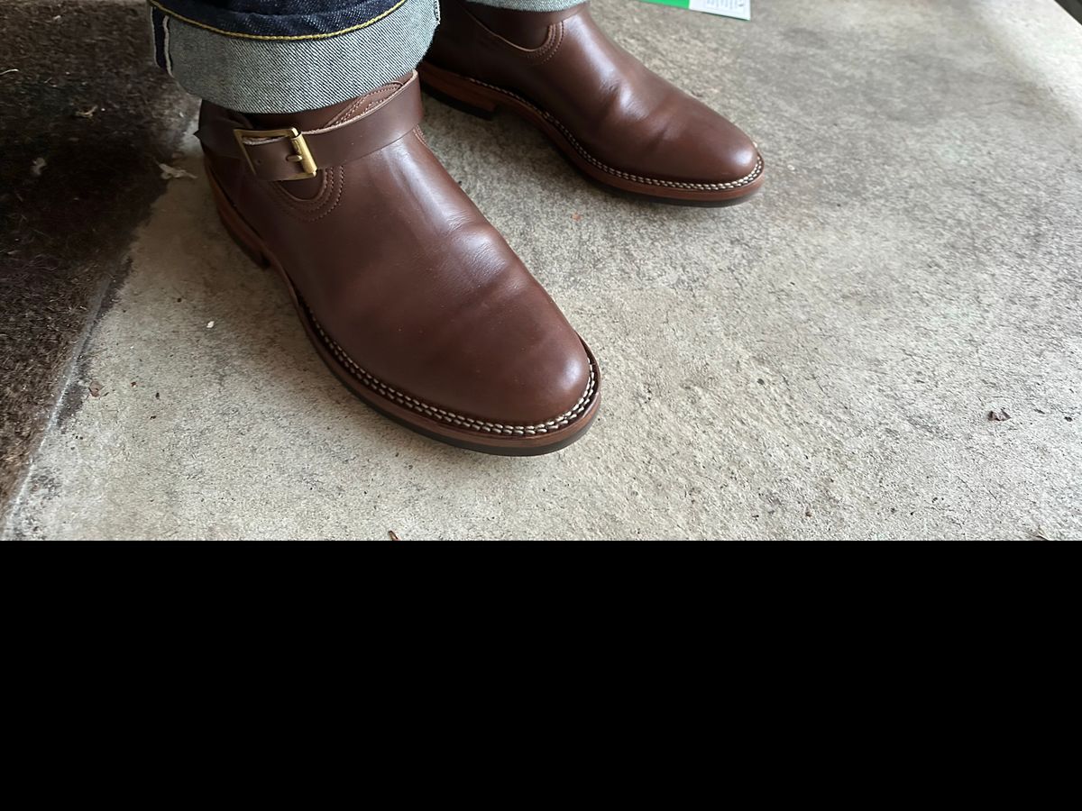 Photo by jfan on October 3, 2022 of the Viberg Engineer in Horween Brown Chromexcel Horsebutt.