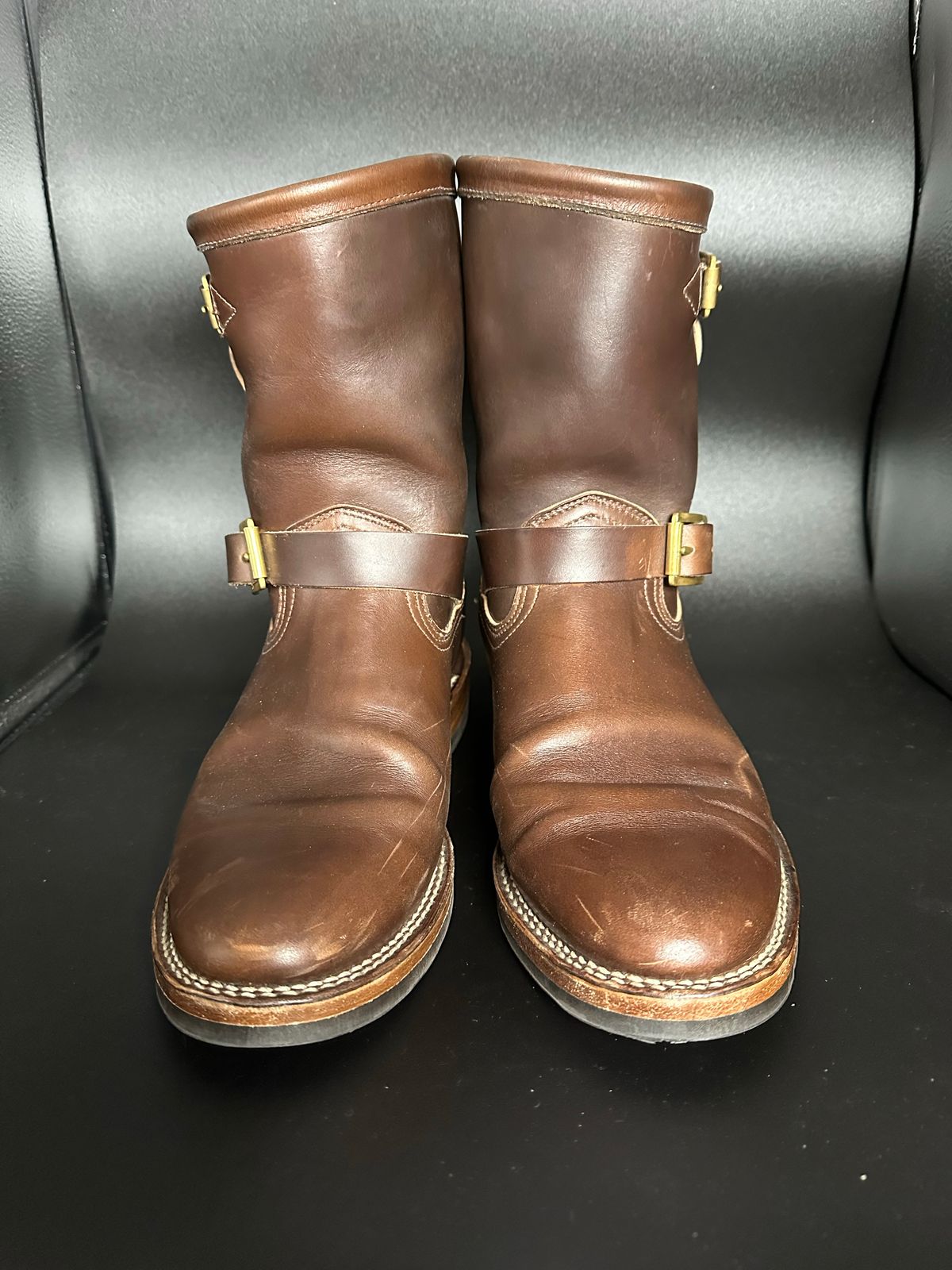 Photo by jfan on November 5, 2022 of the Viberg Engineer in Horween Brown Chromexcel Horsebutt.