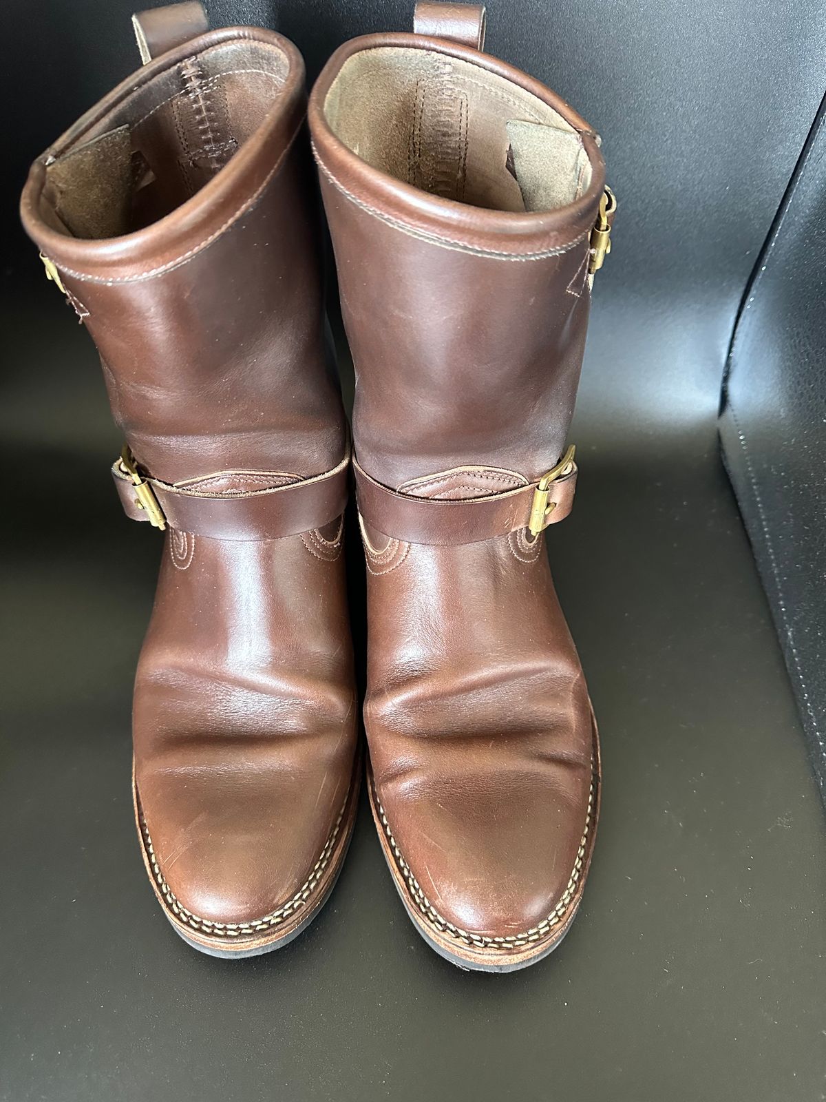 Photo by jfan on December 5, 2022 of the Viberg Engineer in Horween Brown Chromexcel Horsebutt.