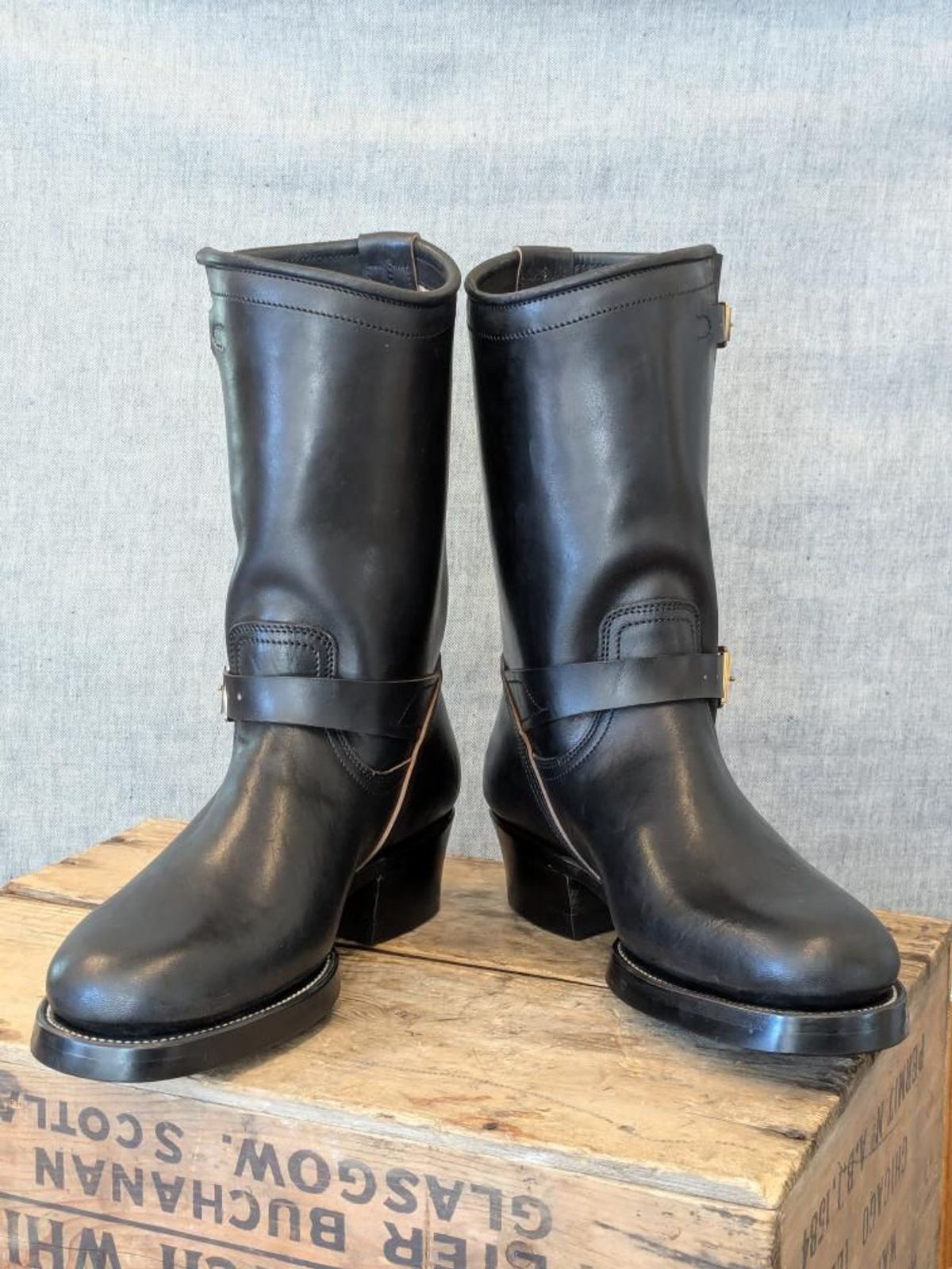 Photo by jfan on September 30, 2025 of the Unsung U 22-2 Engineer Boot in Maryam Toscanello Horsebutt Overdyed Black.