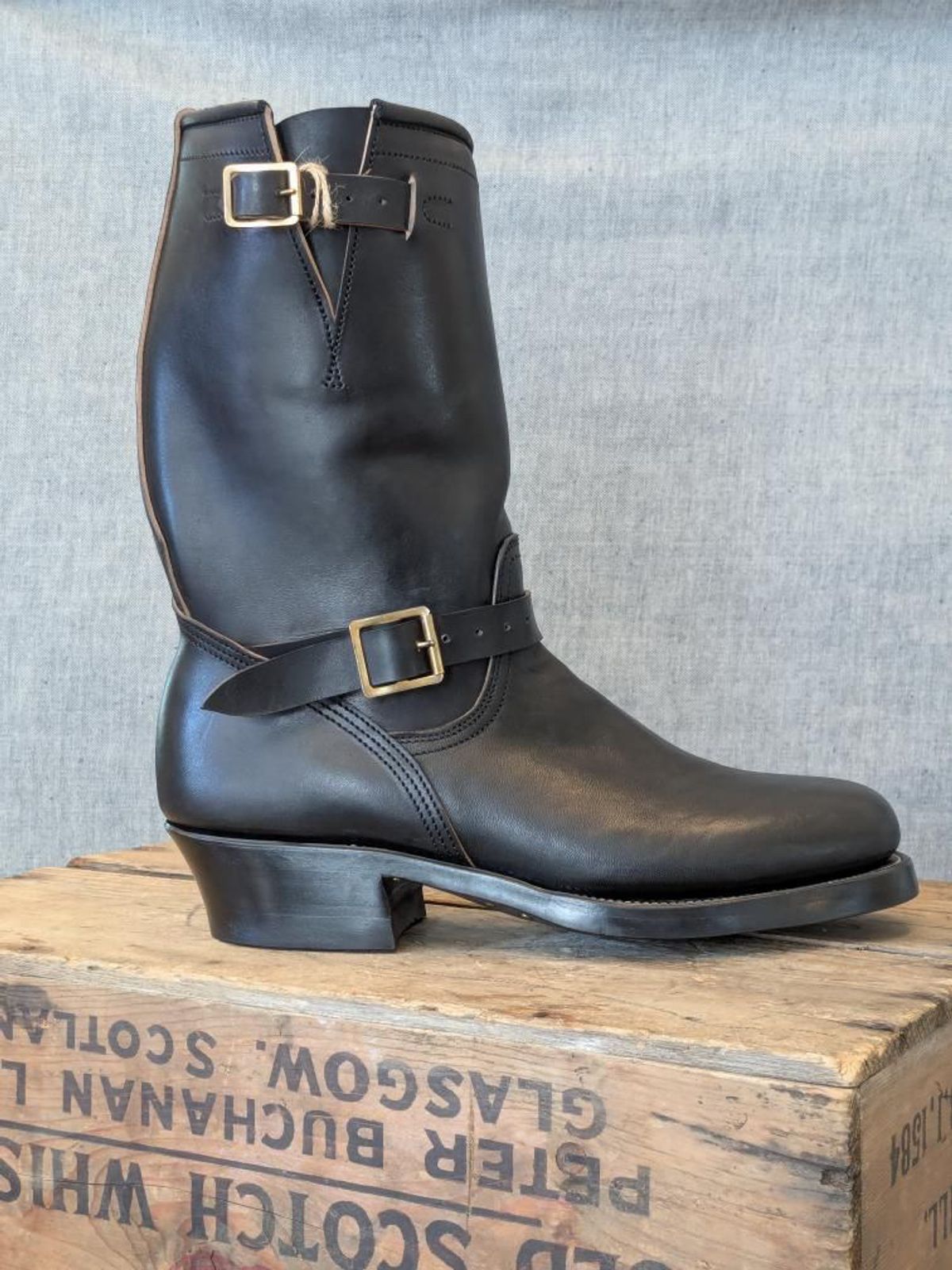 Photo by jfan on September 30, 2025 of the Unsung U 22-2 Engineer Boot in Maryam Toscanello Horsebutt Overdyed Black.