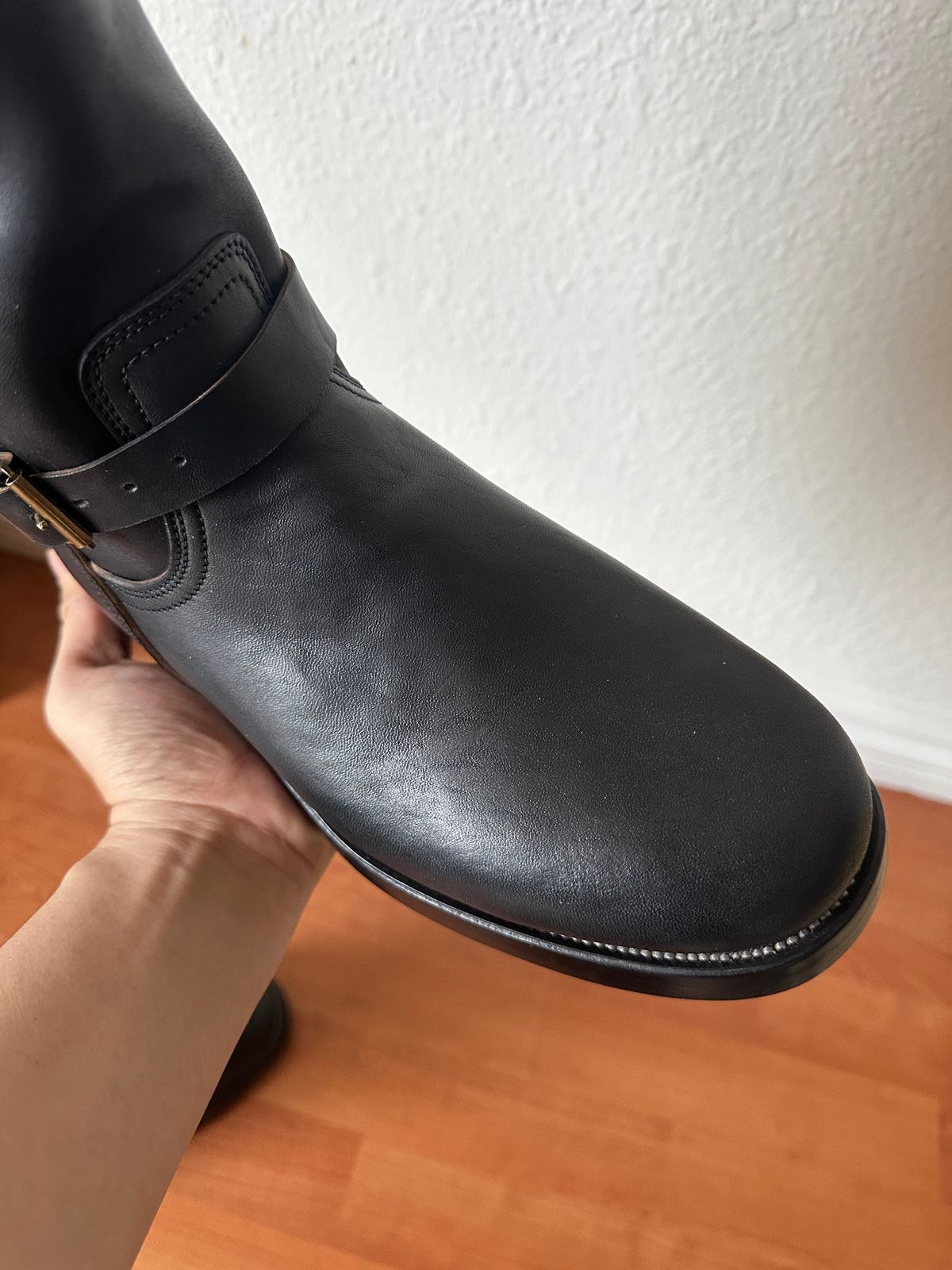 Photo by jfan on October 1, 2025 of the Unsung U 22-2 Engineer Boot in Maryam Toscanello Horsebutt Overdyed Black.