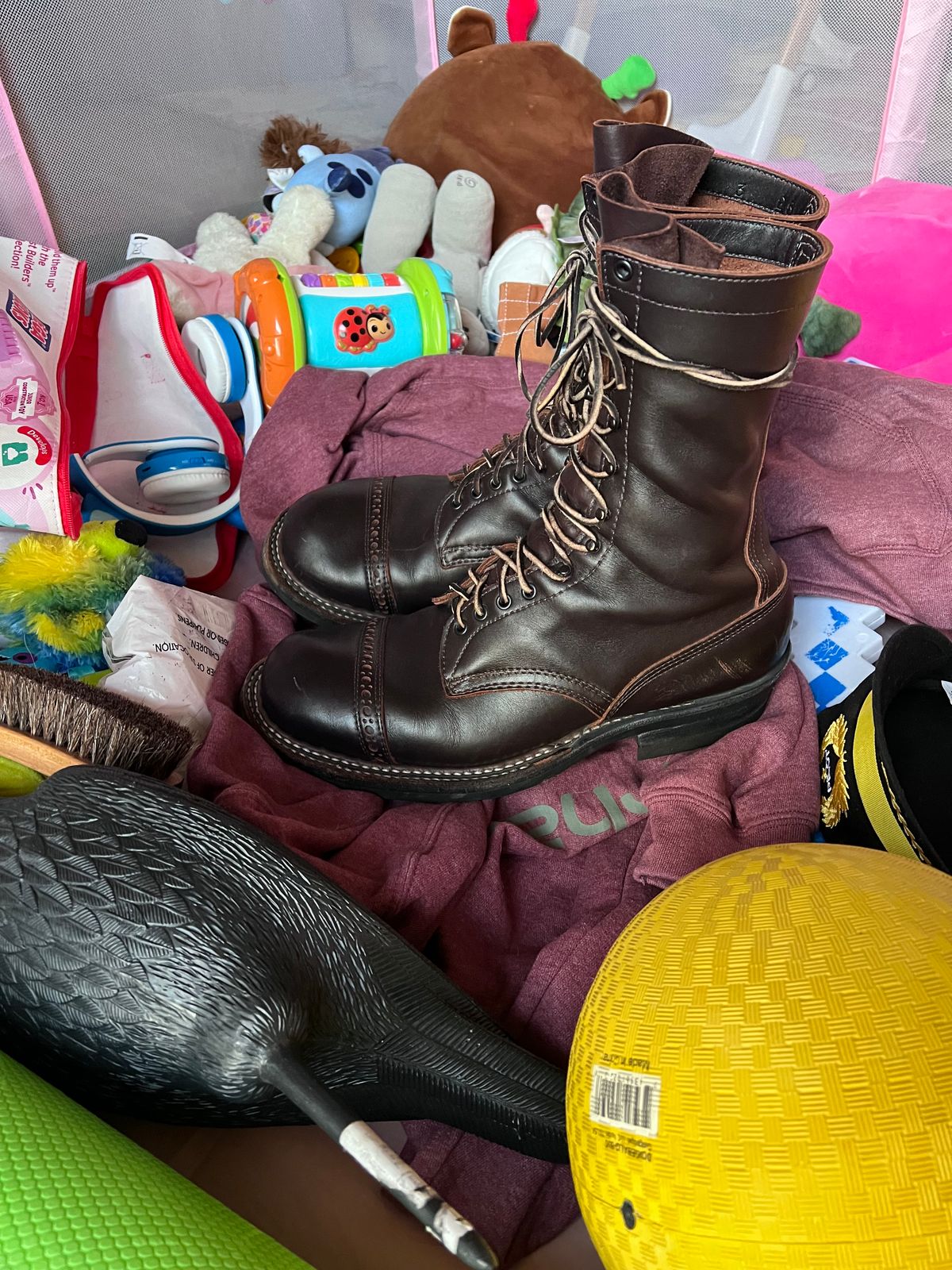 Photo by Val on October 3, 2025 of the White's Smokejumper in Seidel Brown Dress.