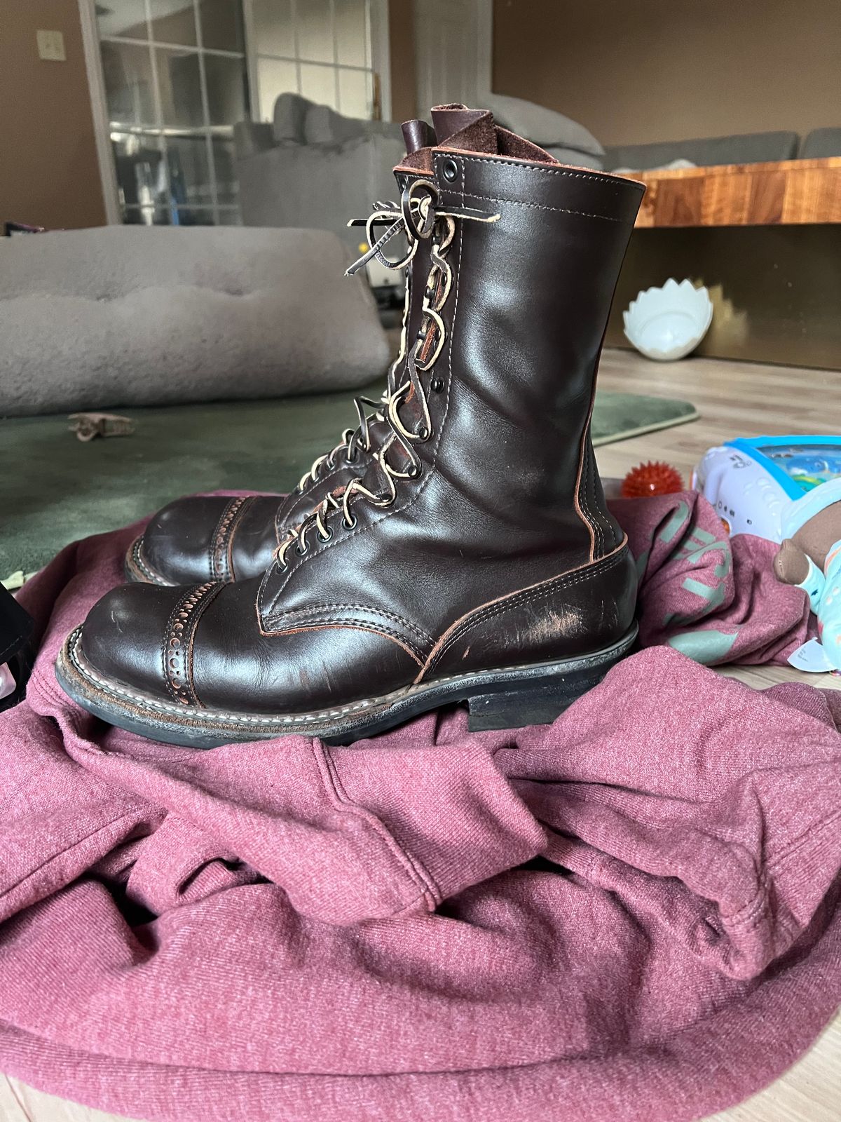 Photo by Val on December 5, 2025 of the White's Smokejumper in Seidel Brown Dress.