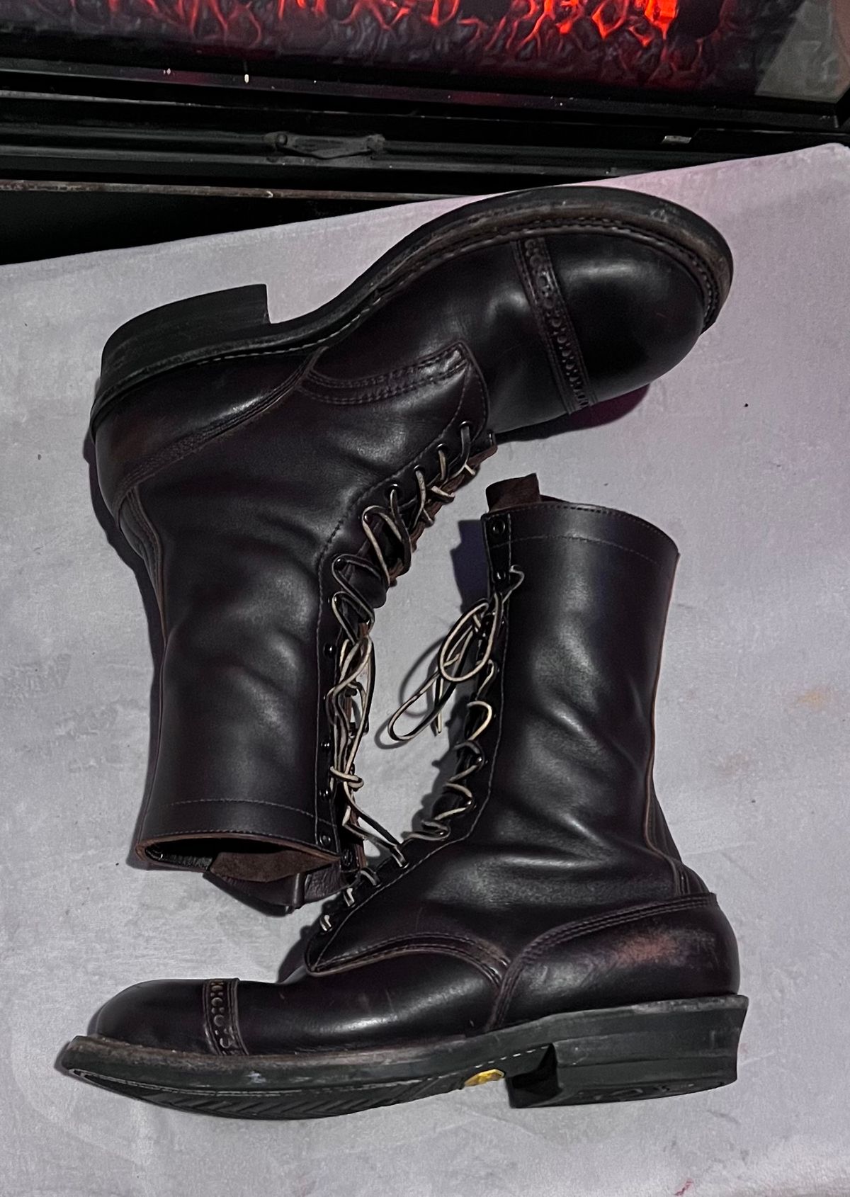 Photo by Val on April 8, 2026 of the White's Smokejumper in Seidel Brown Dress.