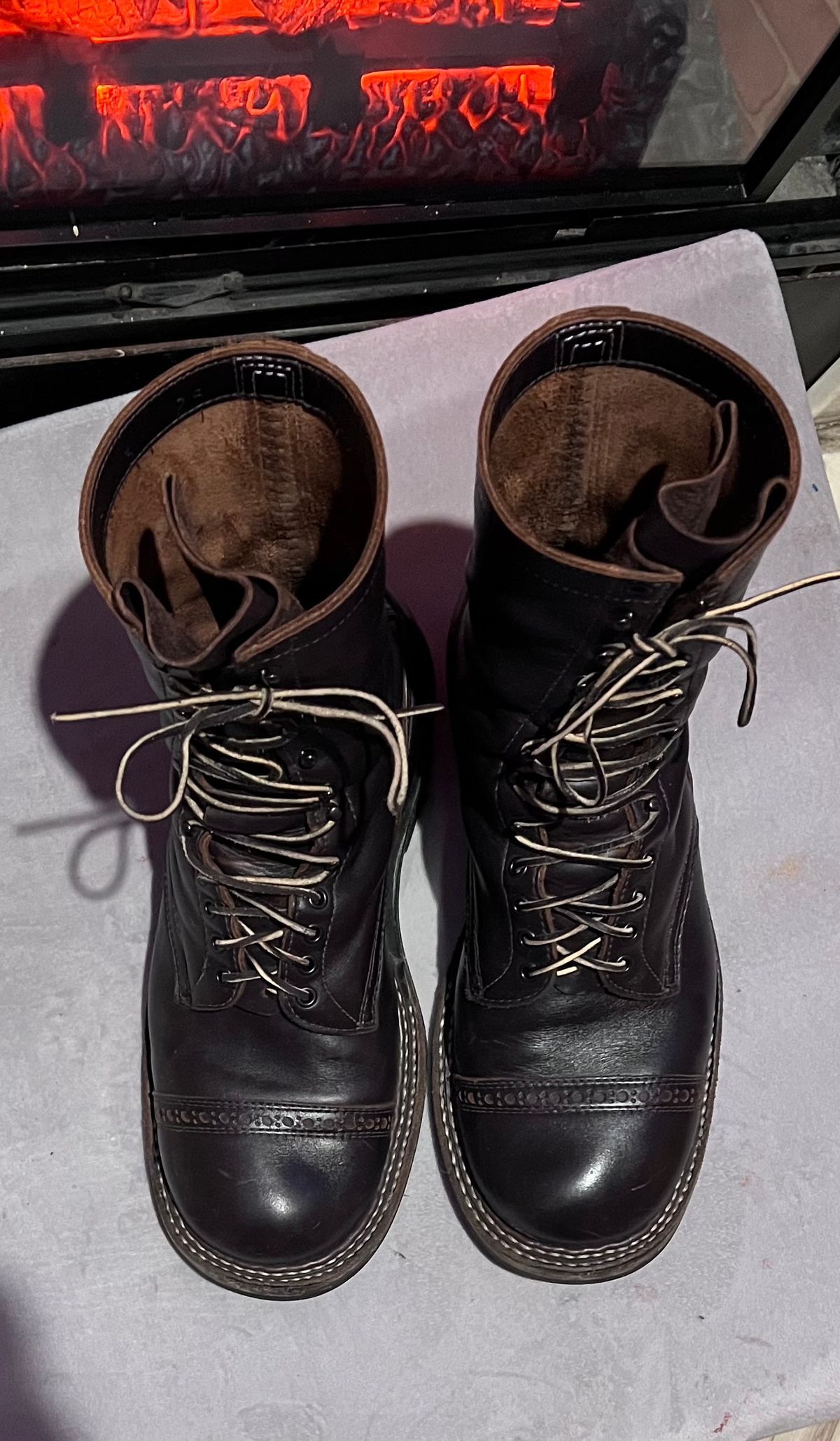 Photo by Val on April 8, 2026 of the White's Smokejumper in Seidel Brown Dress.