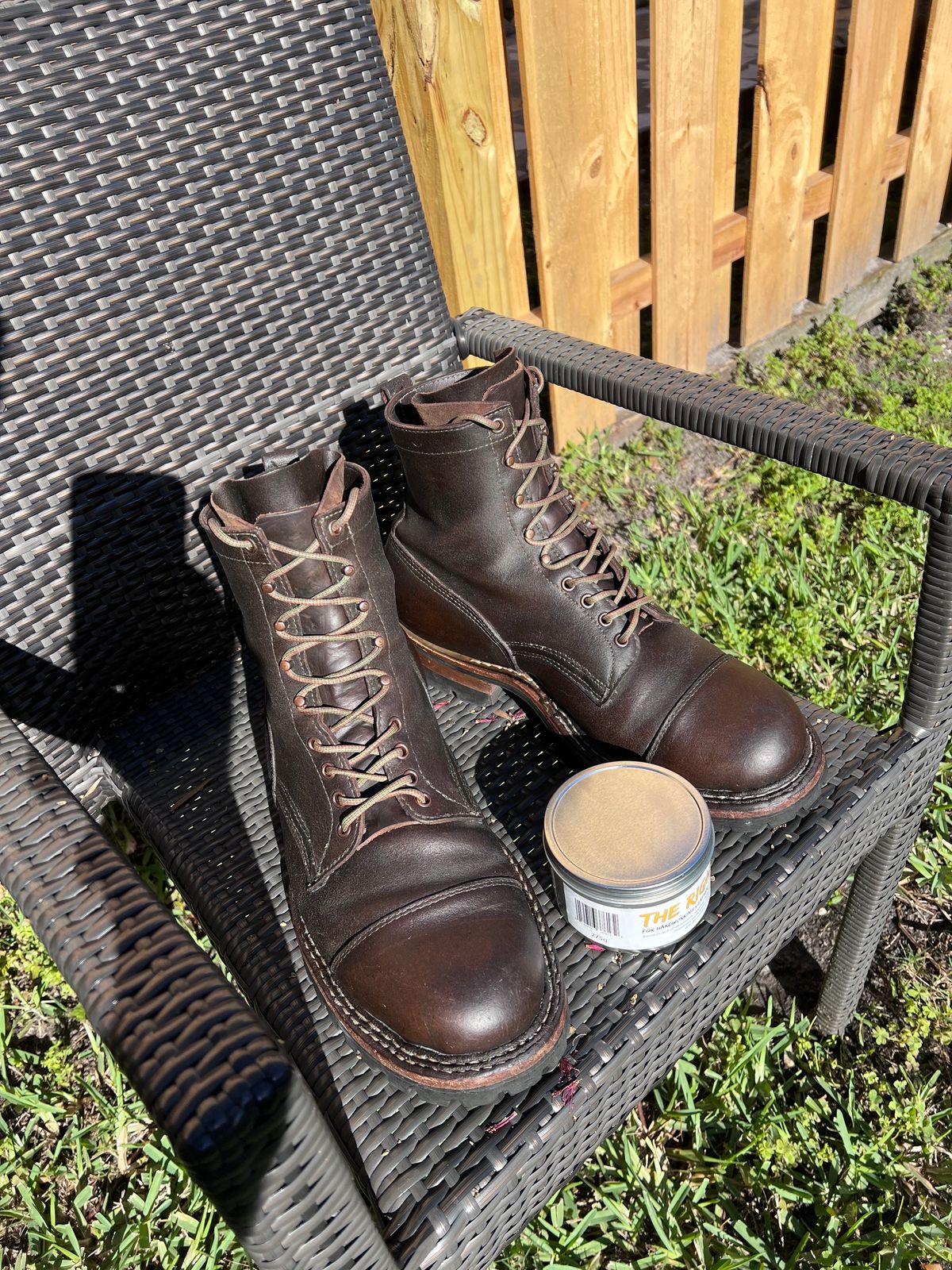 Photo by Val on April 11, 2023 of the White's Bounty Hunter in Horween Olive Waxed Flesh.