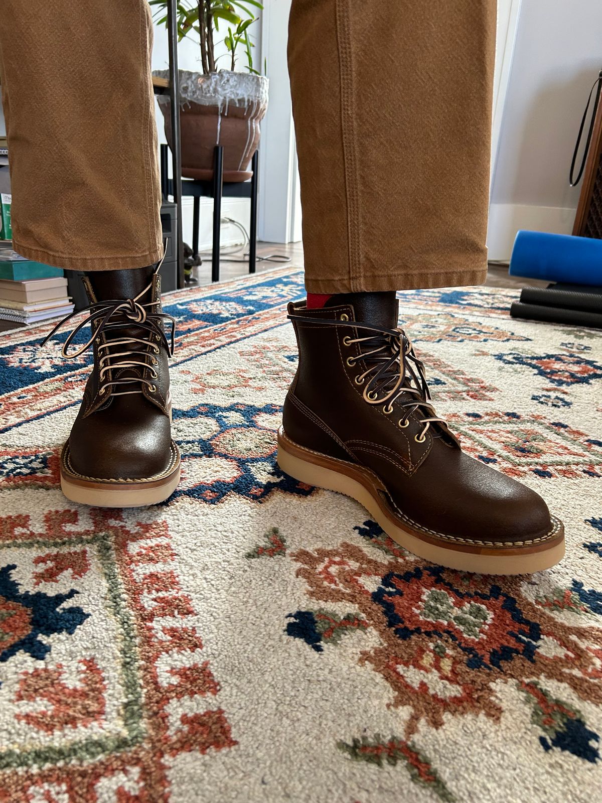 Photo by solly on February 4, 2025 of the White's C350-CS in Horween Cinnamon Waxed Flesh.