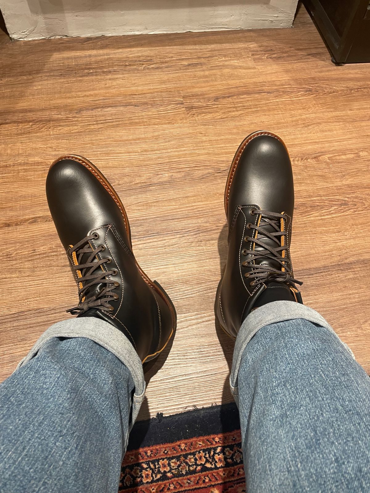 Photo by waxysmooth on March 26, 2024 of the Red Wing Beckman Flatbox in S.B. Foot Black Klondike.