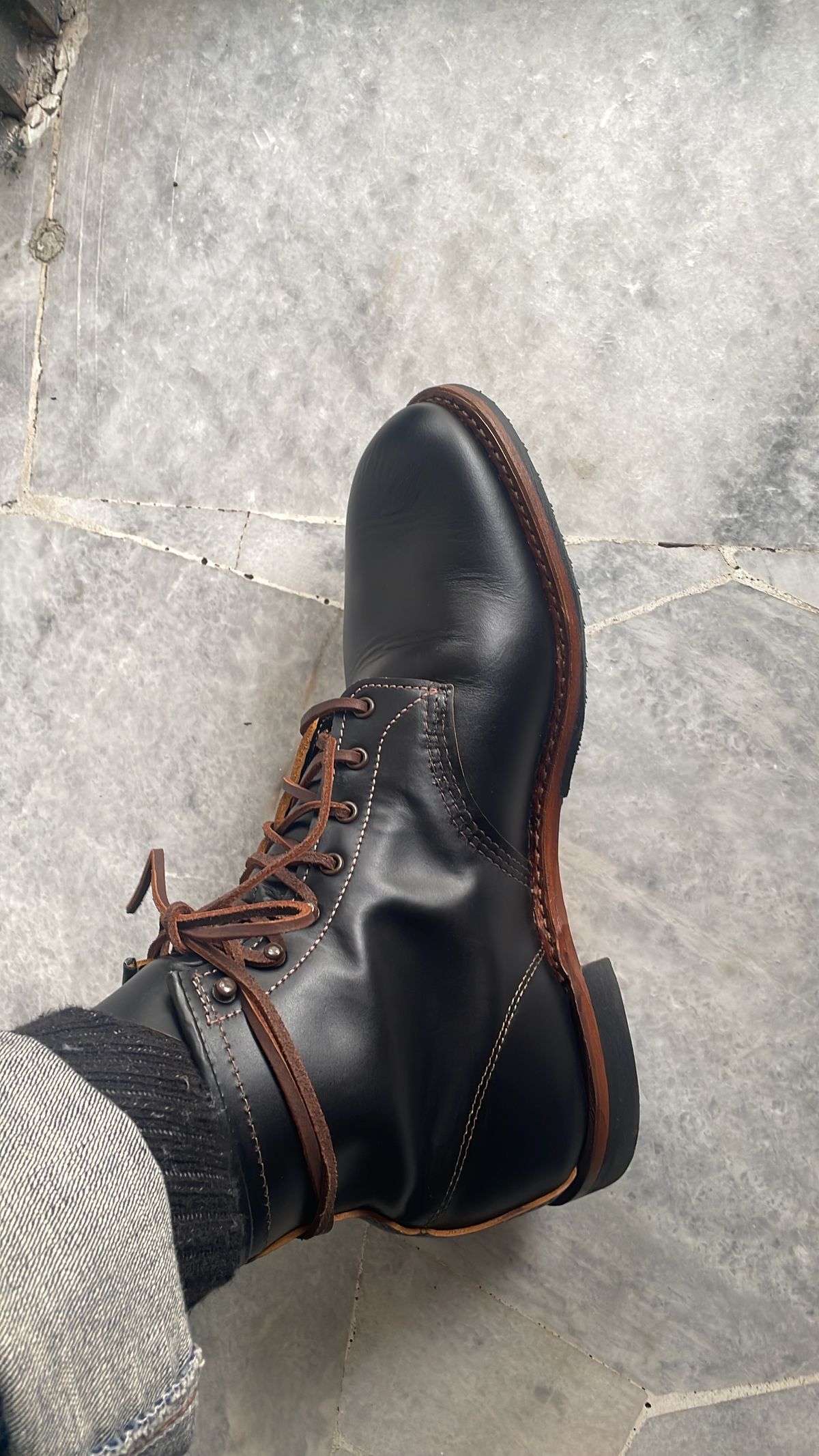Photo by waxysmooth on March 27, 2024 of the Red Wing Beckman Flatbox in S.B. Foot Black Klondike.