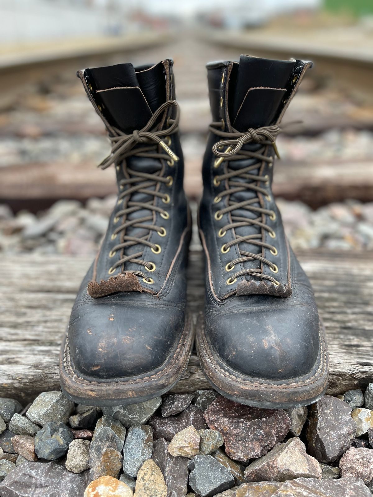 Photo by 32oz_denim on January 4, 2023 of the White's Bounty Hunter in Horween Black Chromexcel Horsebutt.