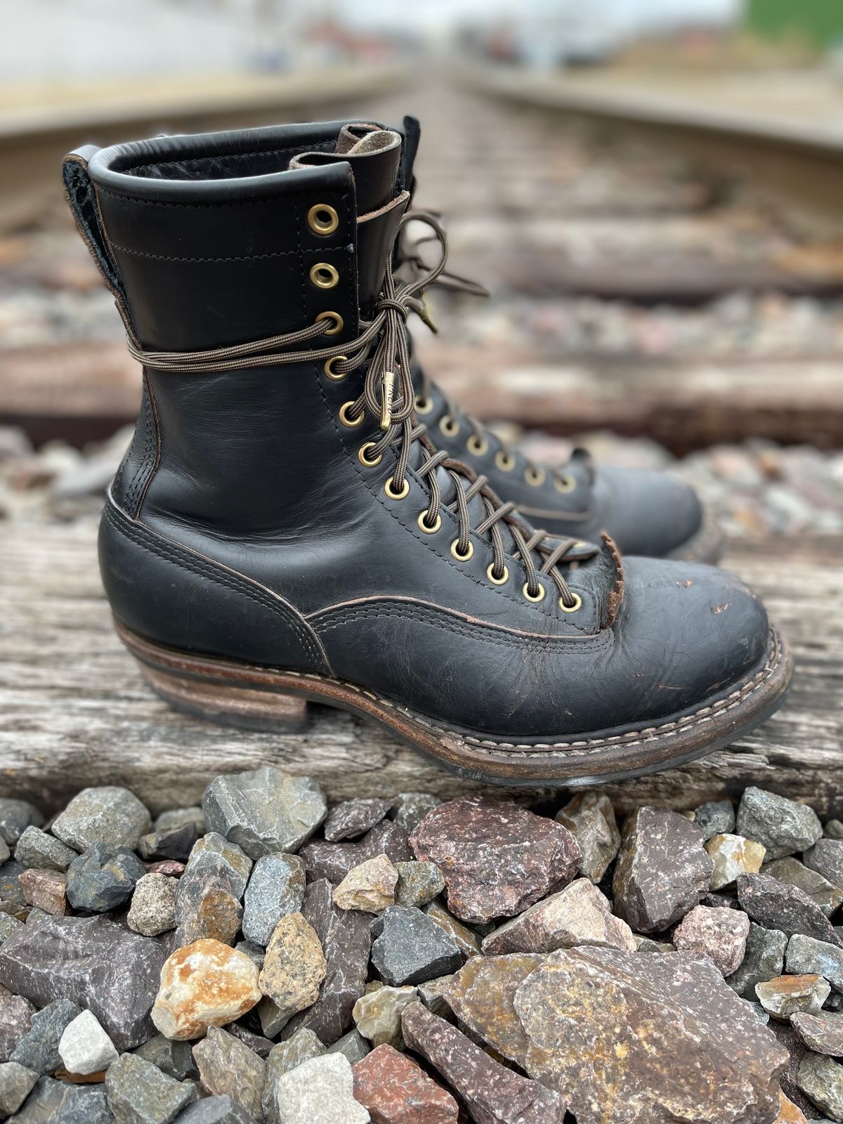 Photo by 32oz_denim on January 4, 2023 of the White's Bounty Hunter in Horween Black Chromexcel Horsebutt.