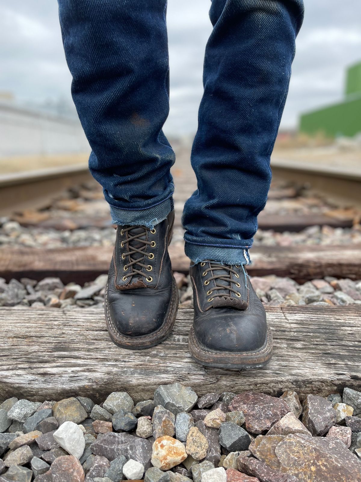 Photo by 32oz_denim on January 4, 2023 of the White's Bounty Hunter in Horween Black Chromexcel Horsebutt.