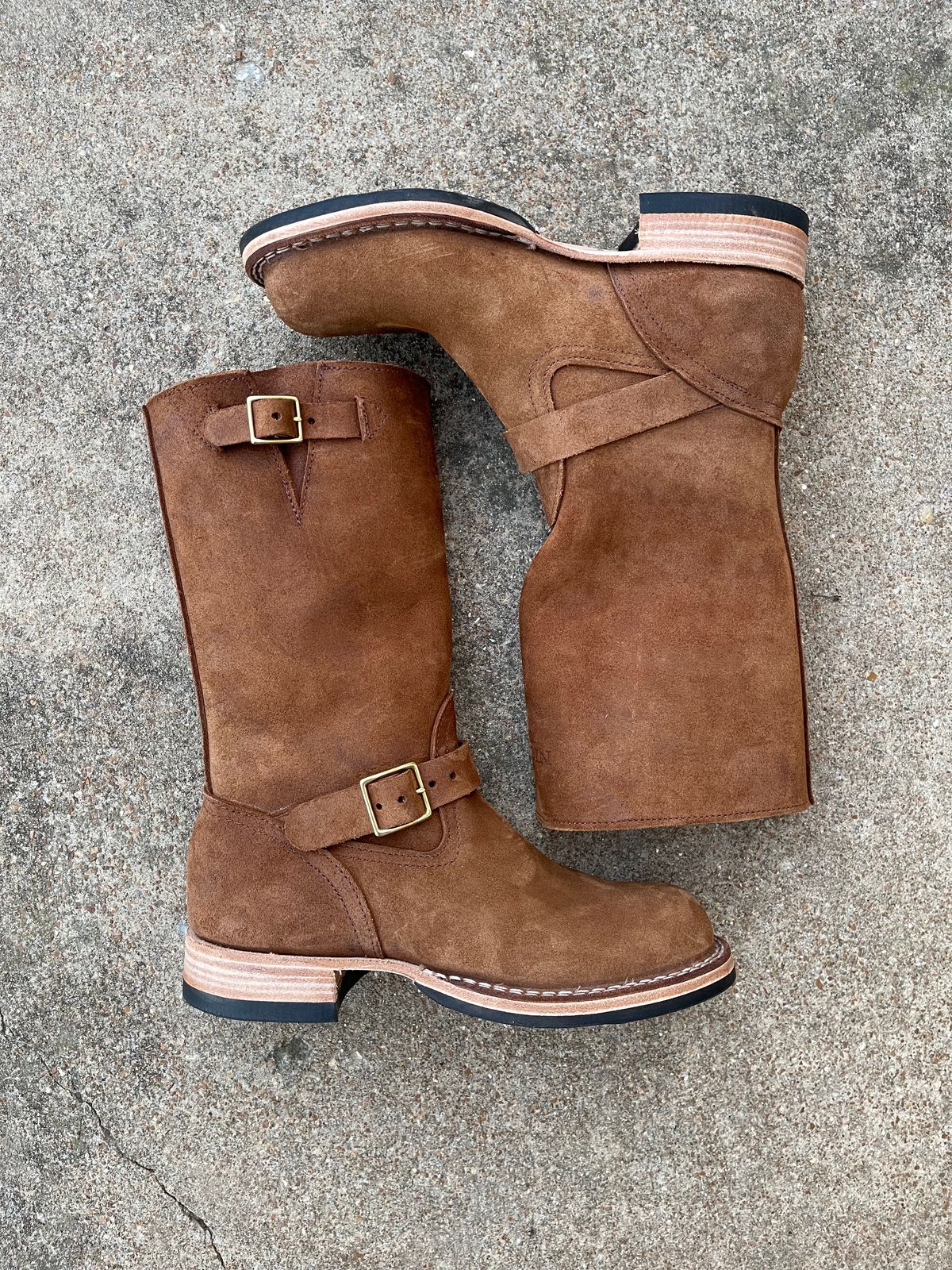 Photo by 32oz_denim on October 1, 2023 of the Nicks Renegade in Seidel 1964 Brown Roughout.