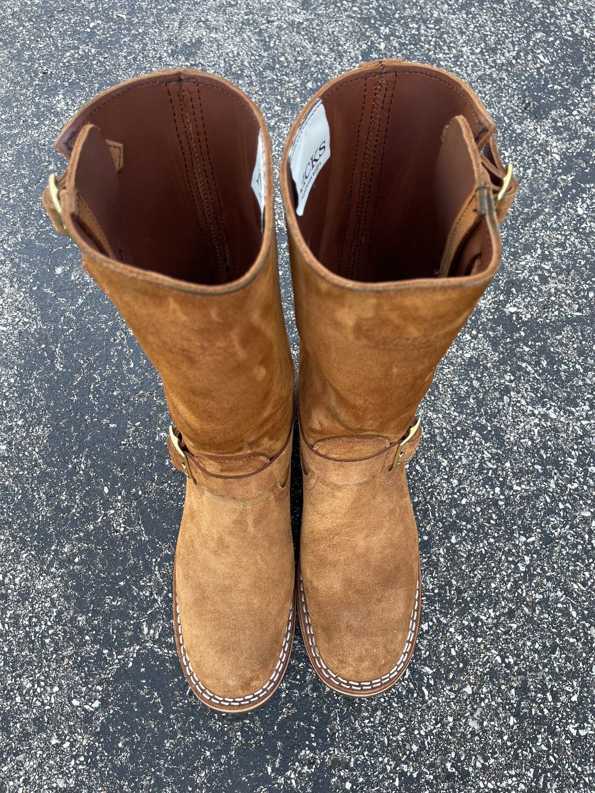 Photo by 32oz_denim on October 1, 2023 of the Nicks Renegade in Seidel 1964 Brown Roughout.