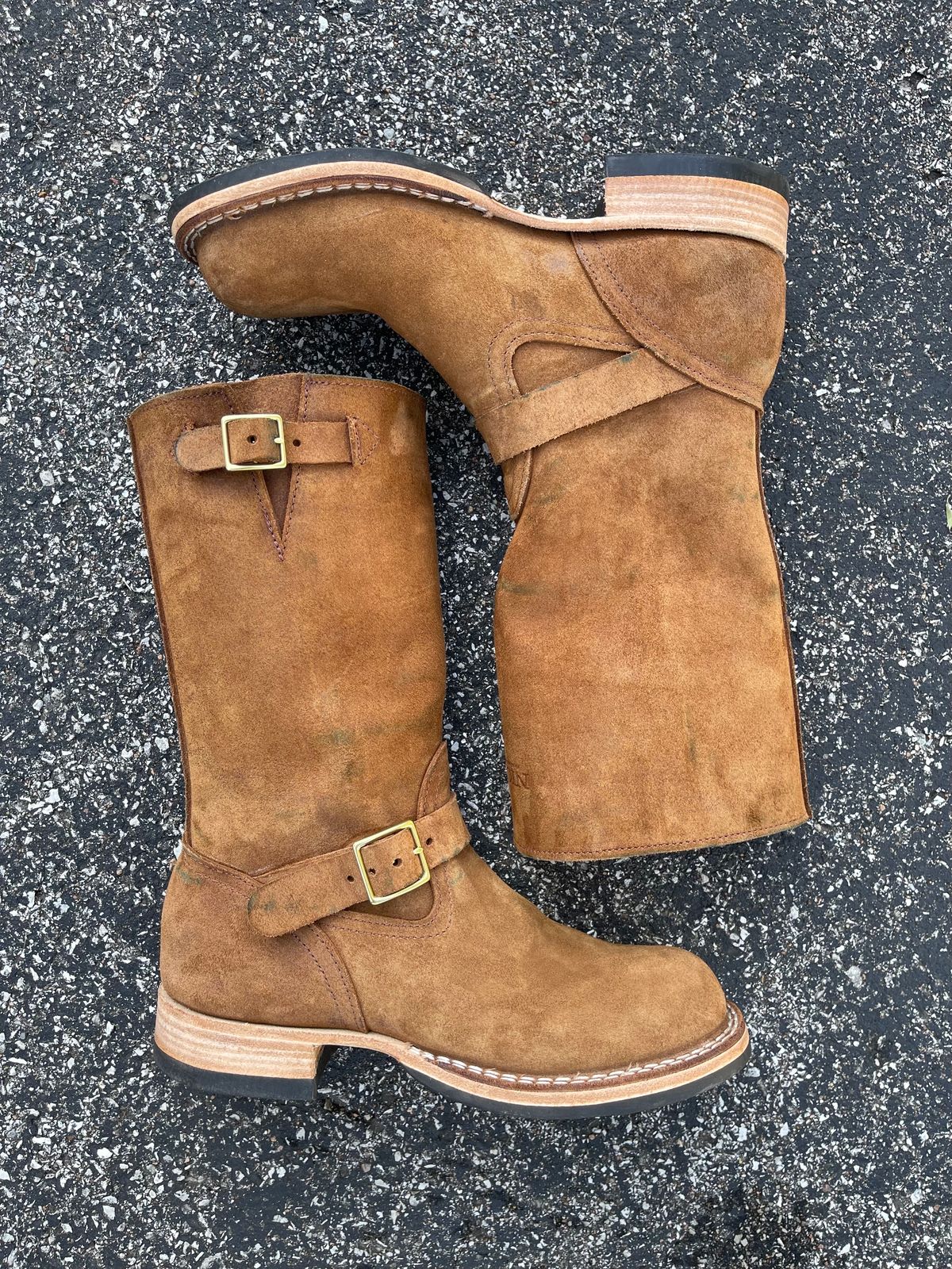 Photo by 32oz_denim on October 1, 2023 of the Nicks Renegade in Seidel 1964 Brown Roughout.