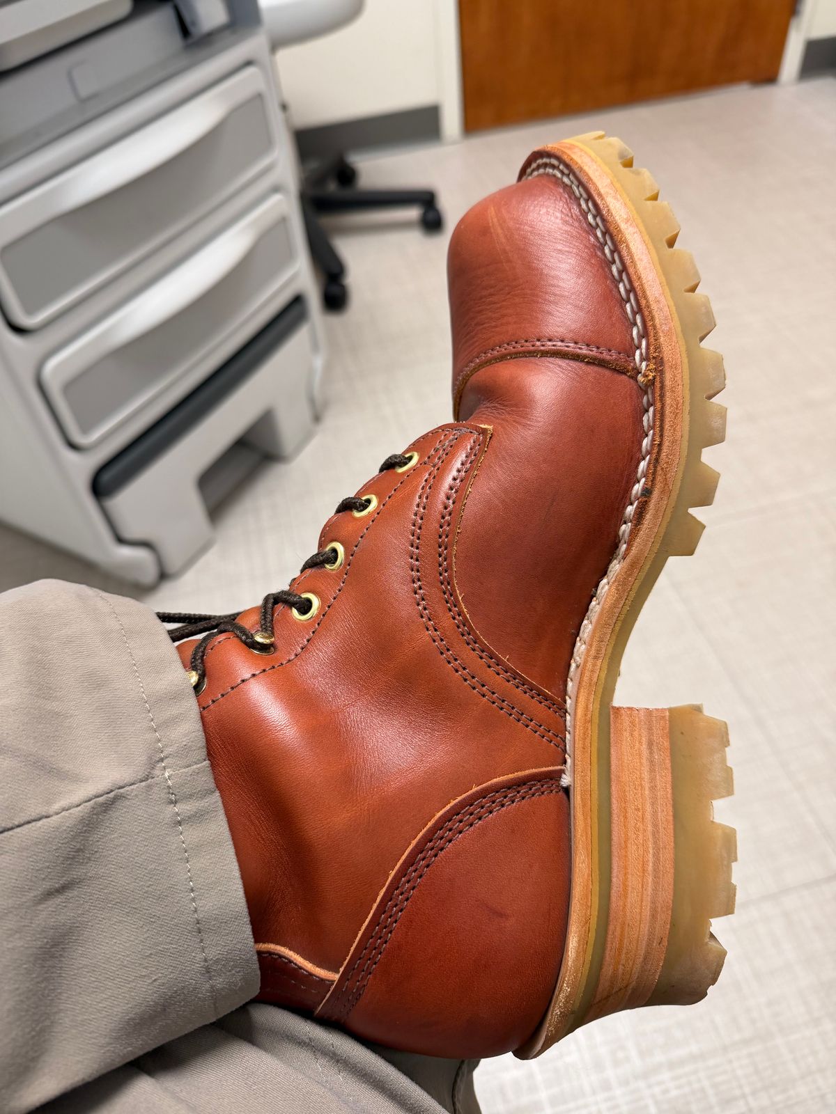 Photo by Shannmoody on December 10, 2025 of the Frank's Boots Type 2 Highlander in Wickett & Craig Chestnut English Bridle.