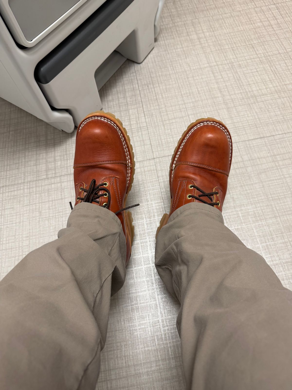 Photo by Shannmoody on December 10, 2025 of the Frank's Boots Type 2 Highlander in Wickett & Craig Chestnut English Bridle.