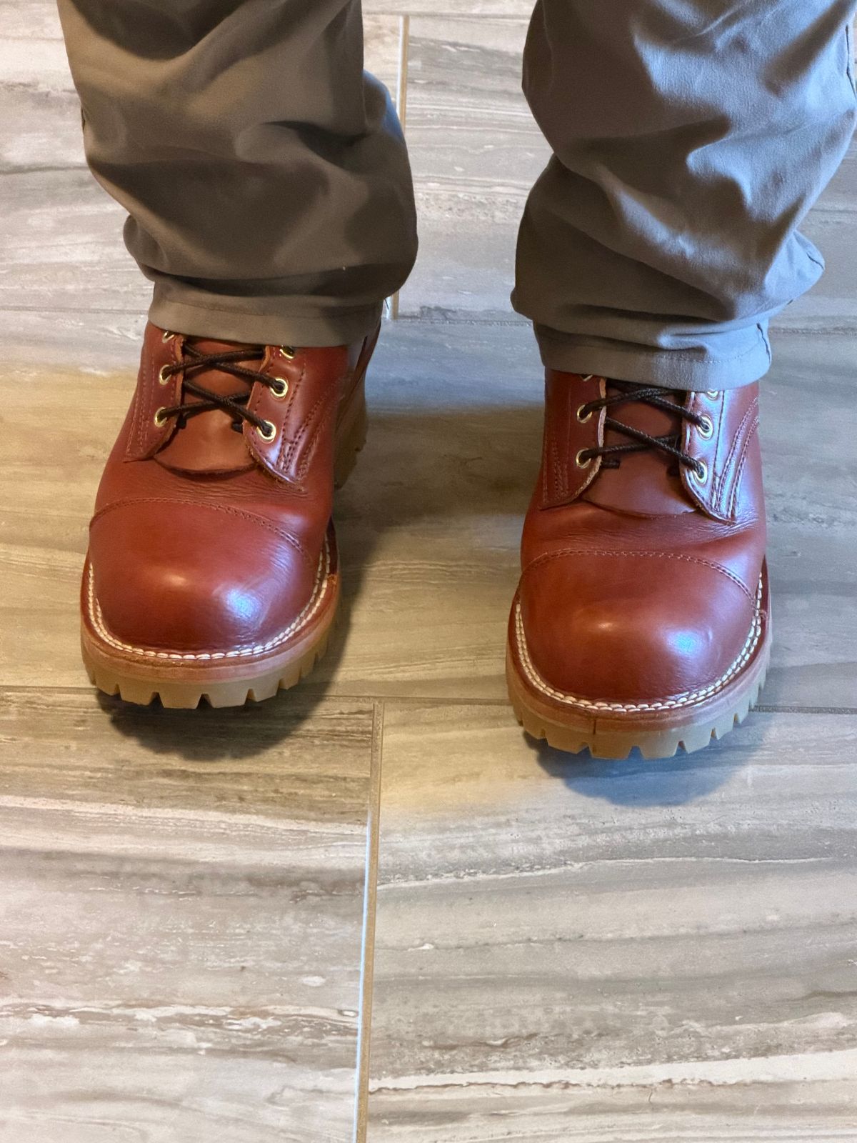 Photo by Shannmoody on February 14, 2026 of the Frank's Boots Type 2 Highlander in Wickett & Craig Chestnut English Bridle.