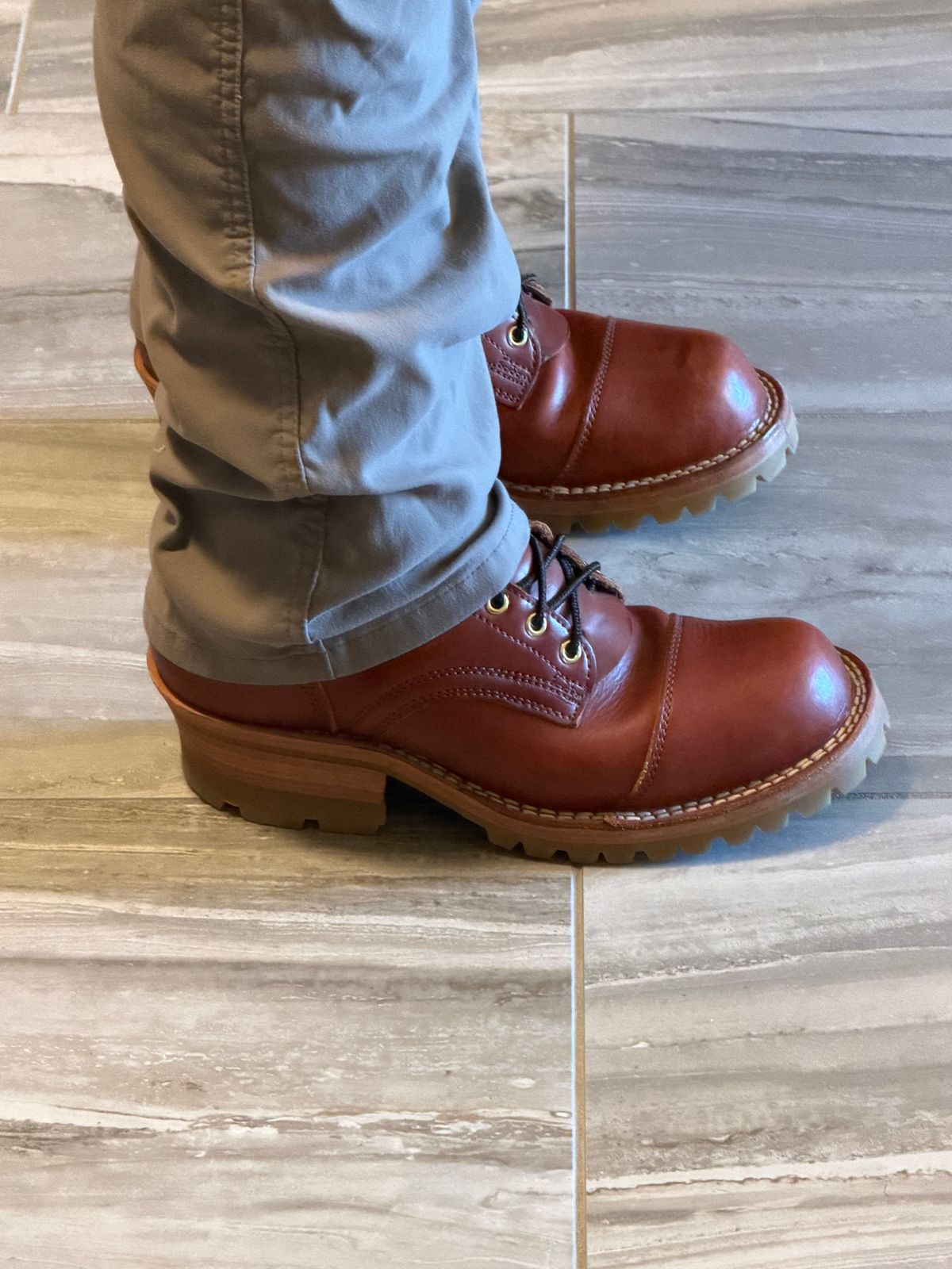 Photo by Shannmoody on February 14, 2026 of the Frank's Boots Type 2 Highlander in Wickett & Craig Chestnut English Bridle.