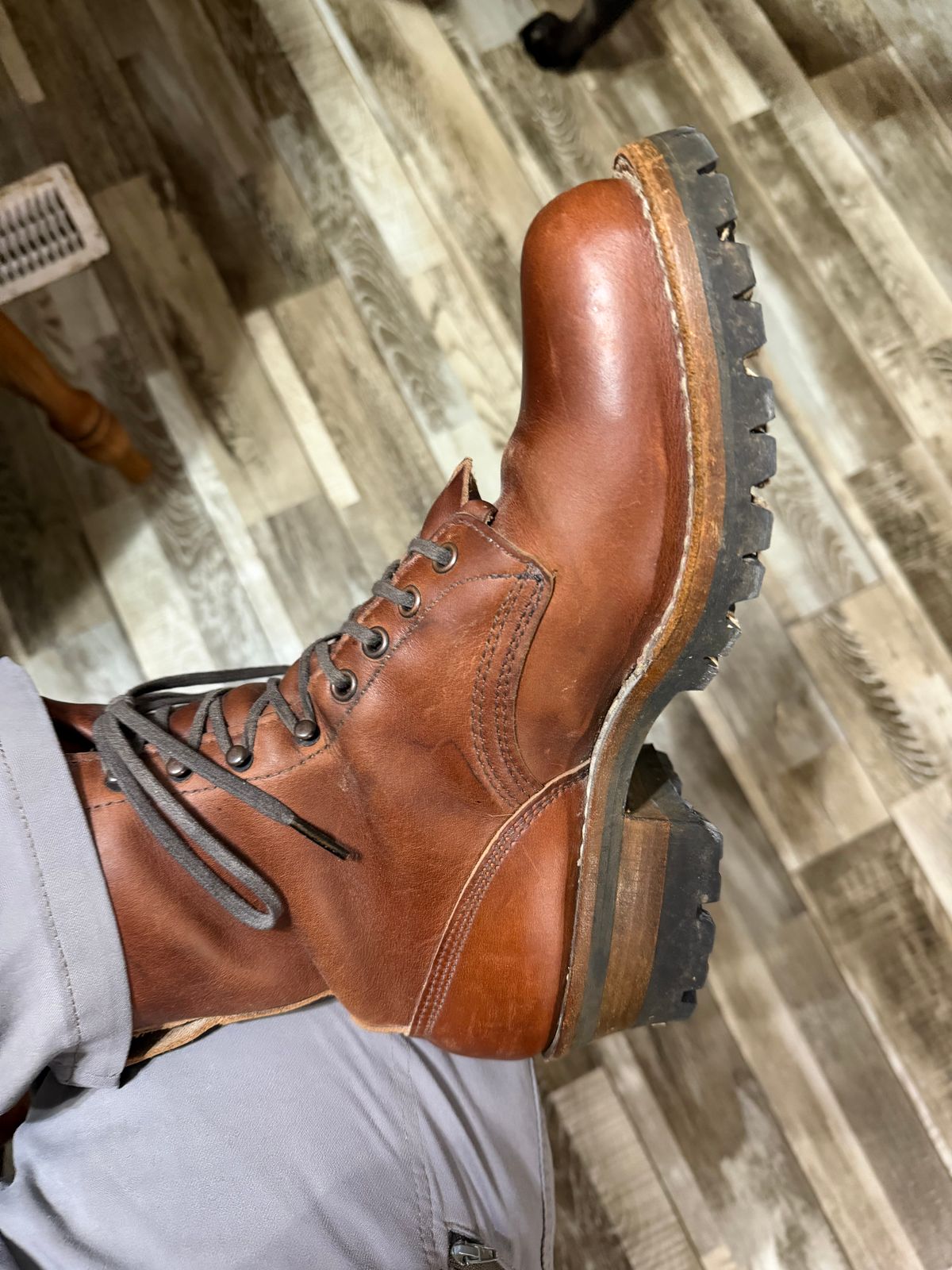 Photo by Shannmoody on December 8, 2025 of the White's C355 Logger in Seidel British Tan Double Shot.