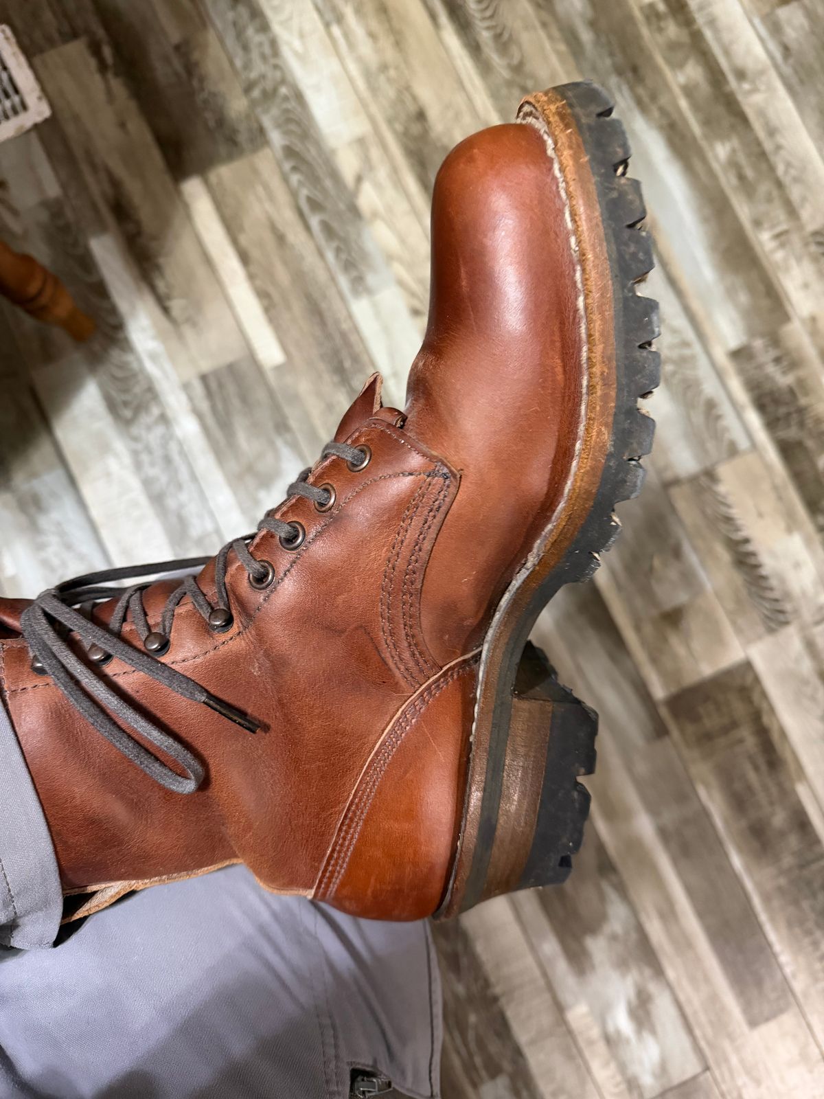 Photo by Shannmoody on December 8, 2025 of the White's C355 Logger in Seidel British Tan Double Shot.