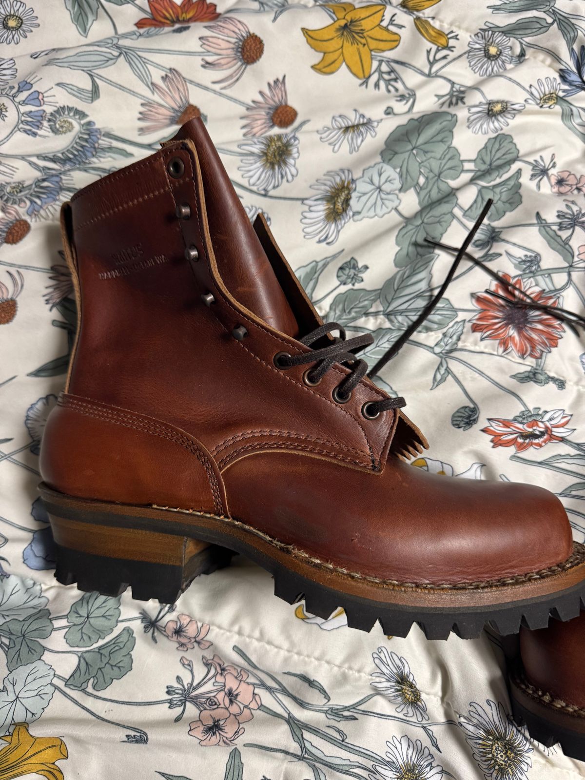 Photo by Shannmoody on July 28, 2025 of the White's C355 Logger in Seidel British Tan Double Shot.