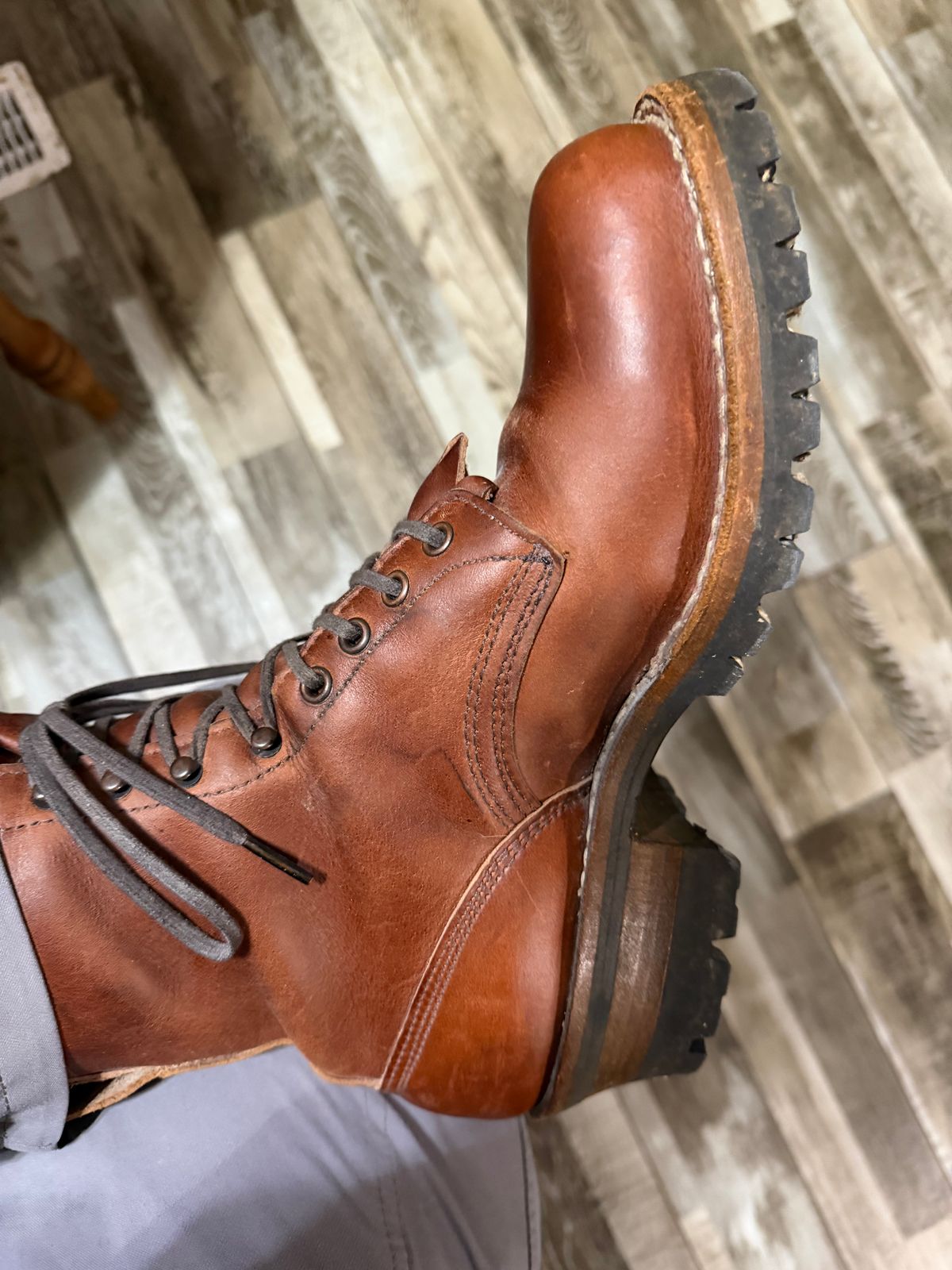 Photo by Shannmoody on December 8, 2025 of the White's C355 Logger in Seidel British Tan Double Shot.