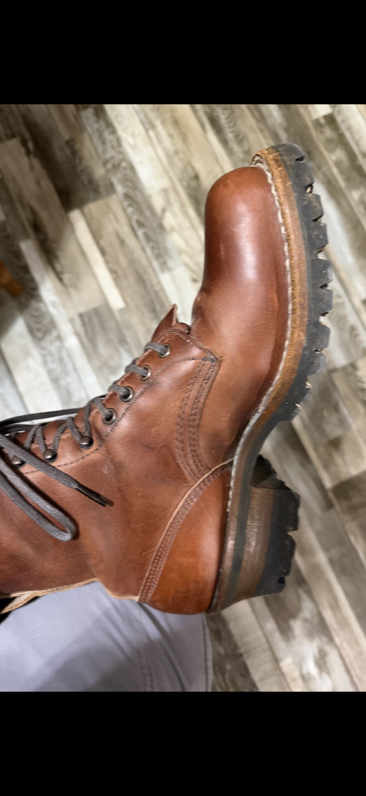 Photo by Shannmoody on December 8, 2025 of the White's C355 Logger in Seidel British Tan Double Shot.