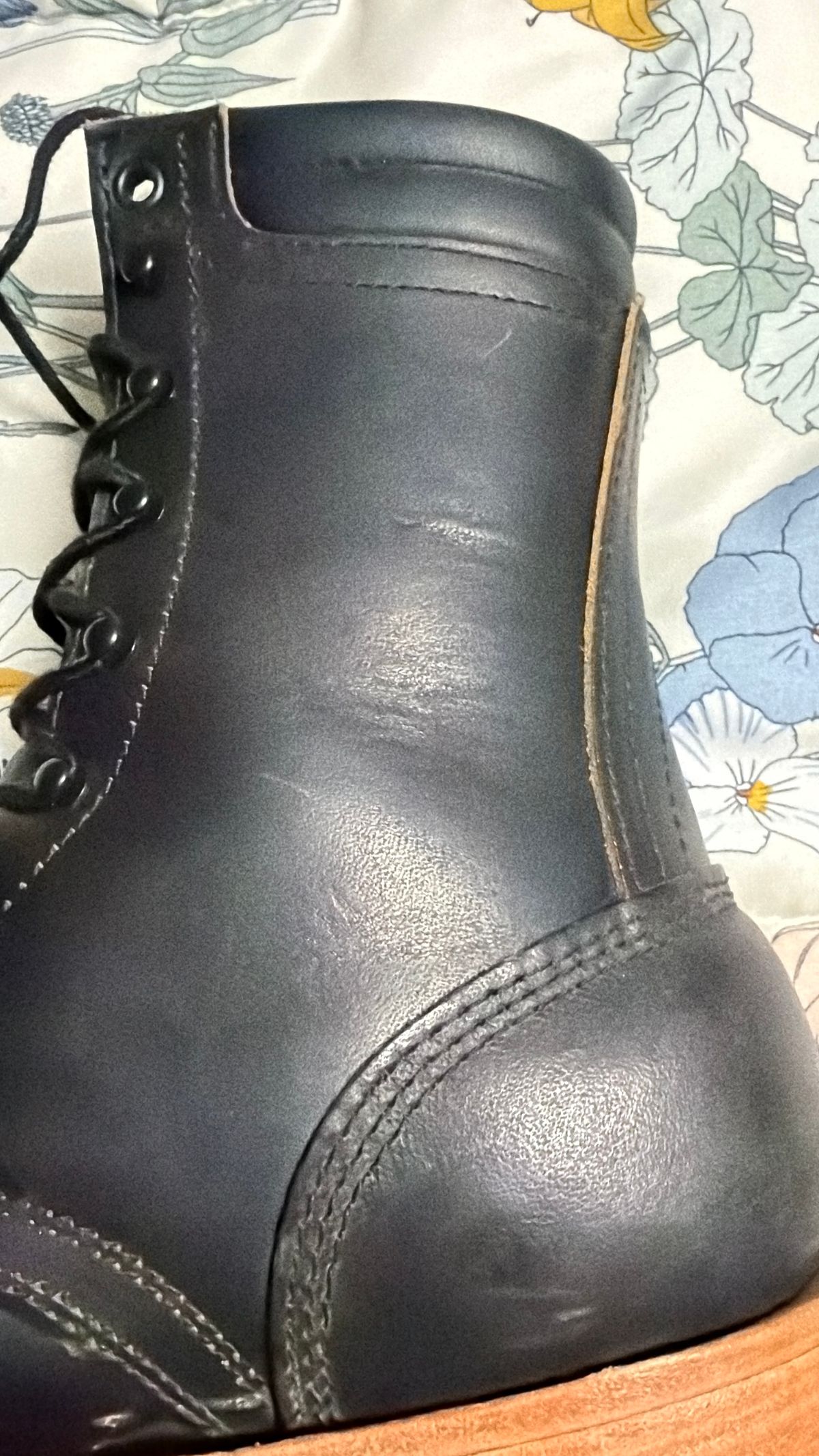 Photo by Shannmoody on February 18, 2026 of the Frank's Boots Type 2 Highlander in Cypress Black Teacore.