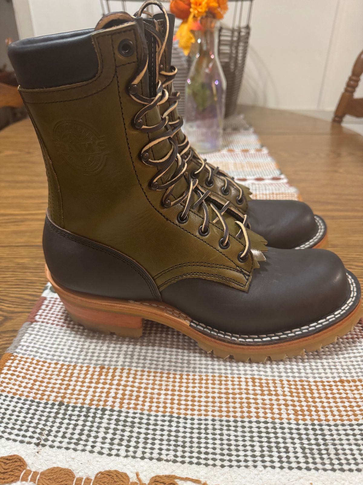 Photo by Shannmoody on October 11, 2025 of the Frank's Boots Royal Commander in Mocha/ Olive Harness.