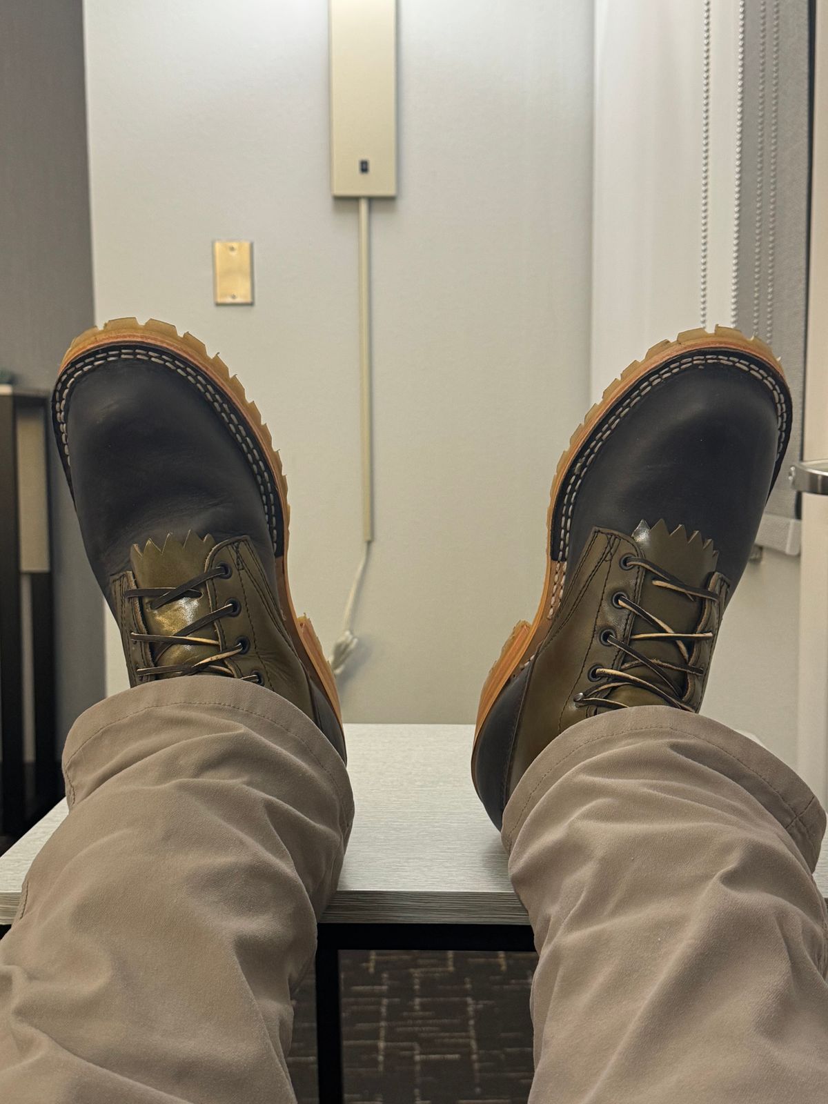 Photo by Shannmoody on October 13, 2025 of the Frank's Boots Royal Commander in Mocha/ Olive Harness.