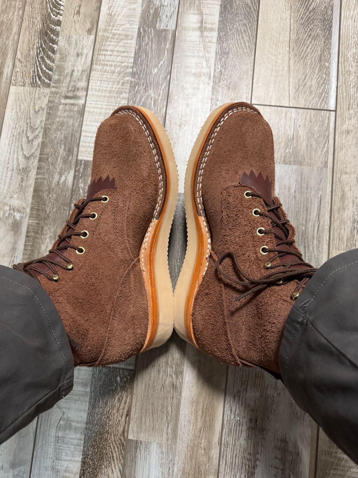 Photo by Shannmoody on June 12, 2025 of the Frank's Boots Rainier in Seidel Chocolate Oil Tan Roughout.