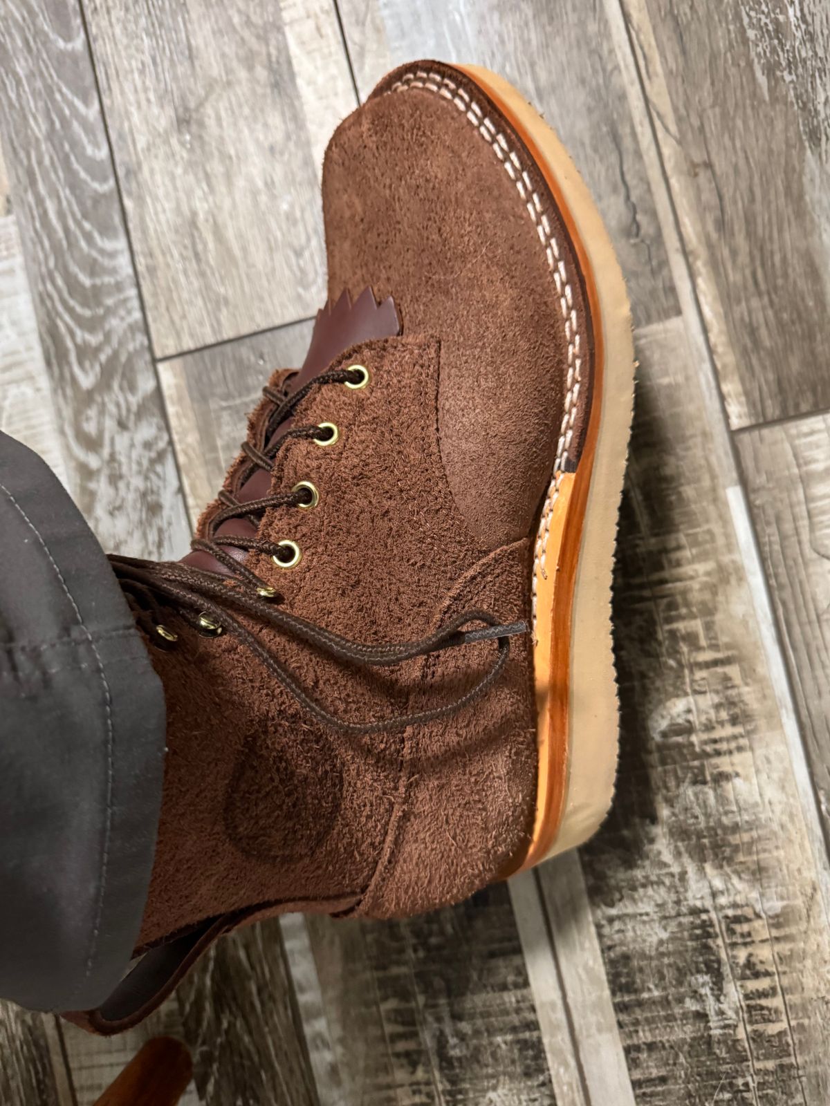 Photo by Shannmoody on June 12, 2025 of the Frank's Boots Rainier in Seidel Chocolate Oil Tan Roughout.