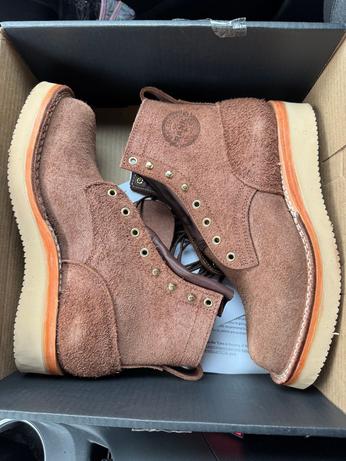 Photo by Shannmoody on May 27, 2025 of the Frank's Boots Rainier in Seidel Chocolate Oil Tan Roughout.