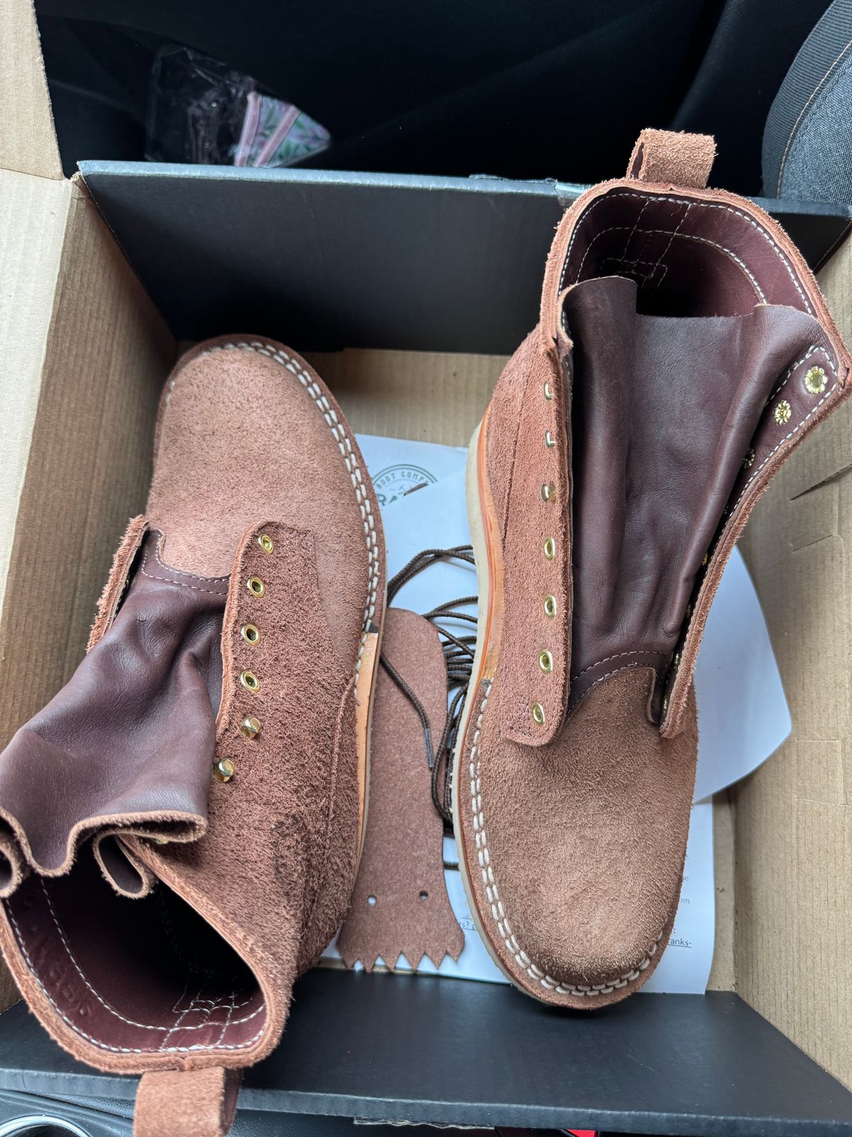 Photo by Shannmoody on May 27, 2025 of the Frank's Boots Rainier in Seidel Chocolate Oil Tan Roughout.