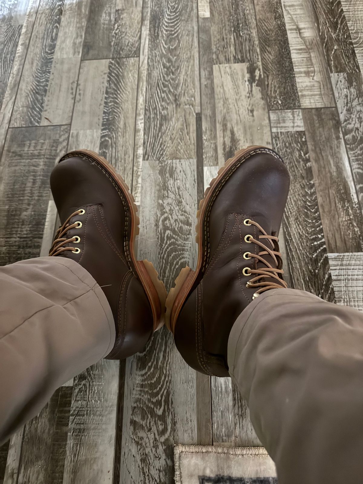Photo by Shannmoody on May 22, 2025 of the Frank's Boots Type 1 Commander in Horween Walnut Cypress.