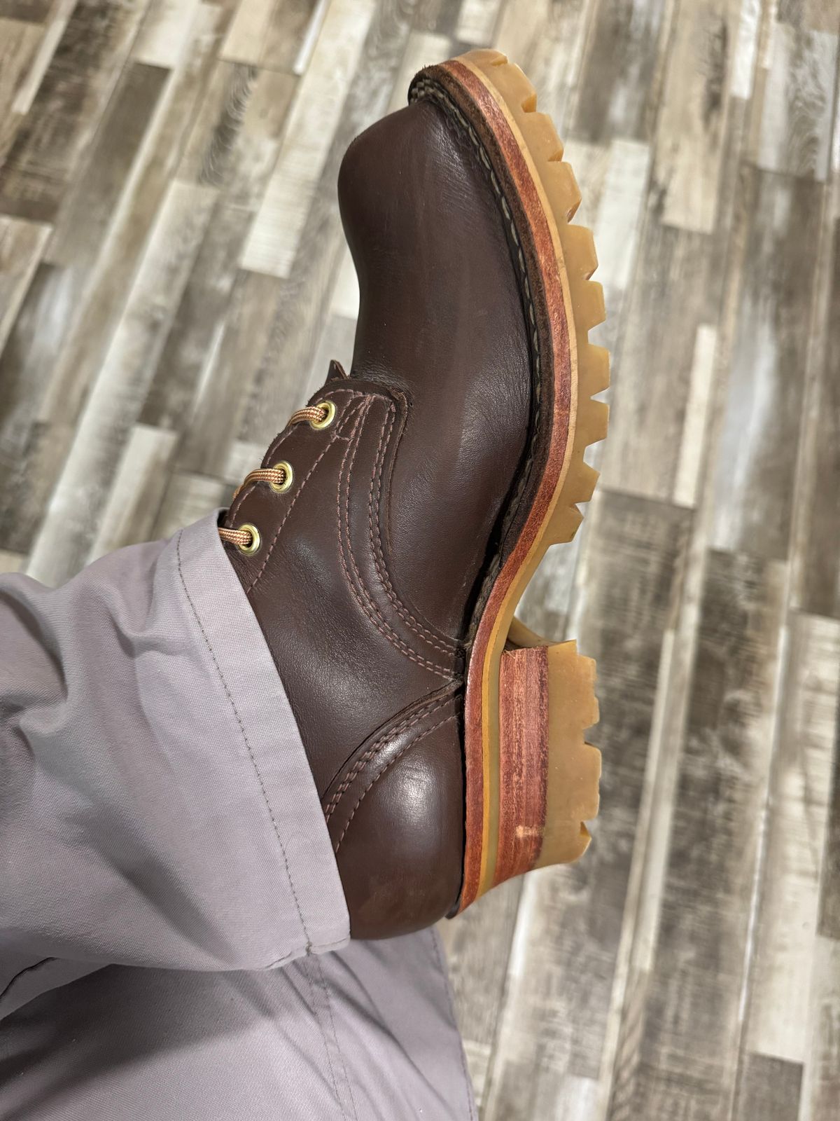 Photo by Shannmoody on June 9, 2025 of the Frank's Boots Type 1 Commander in Horween Walnut Cypress.