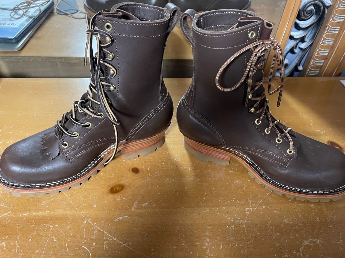 Photo by Shannmoody on February 26, 2022 of the Frank's Boots Type 1 Commander in Horween Walnut Cypress.