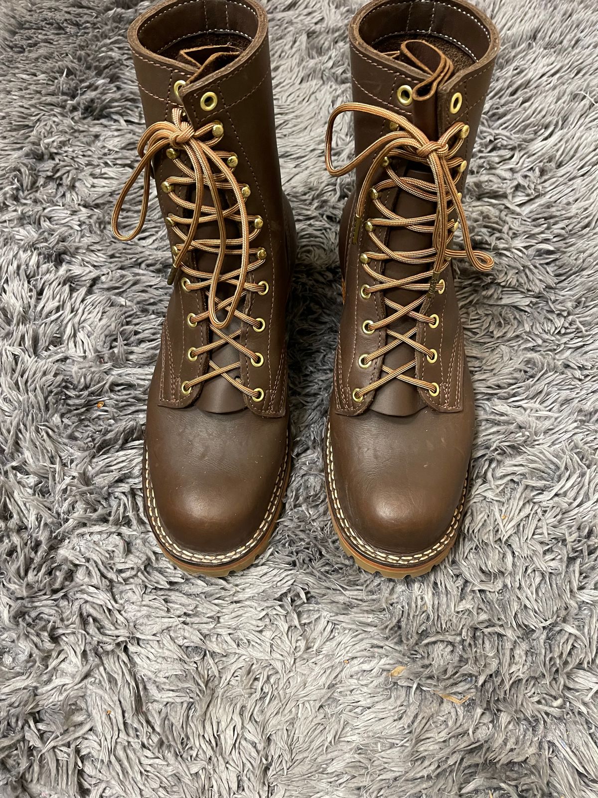 Photo by Shannmoody on February 26, 2022 of the Frank's Boots Type 1 Commander in Horween Walnut Cypress.