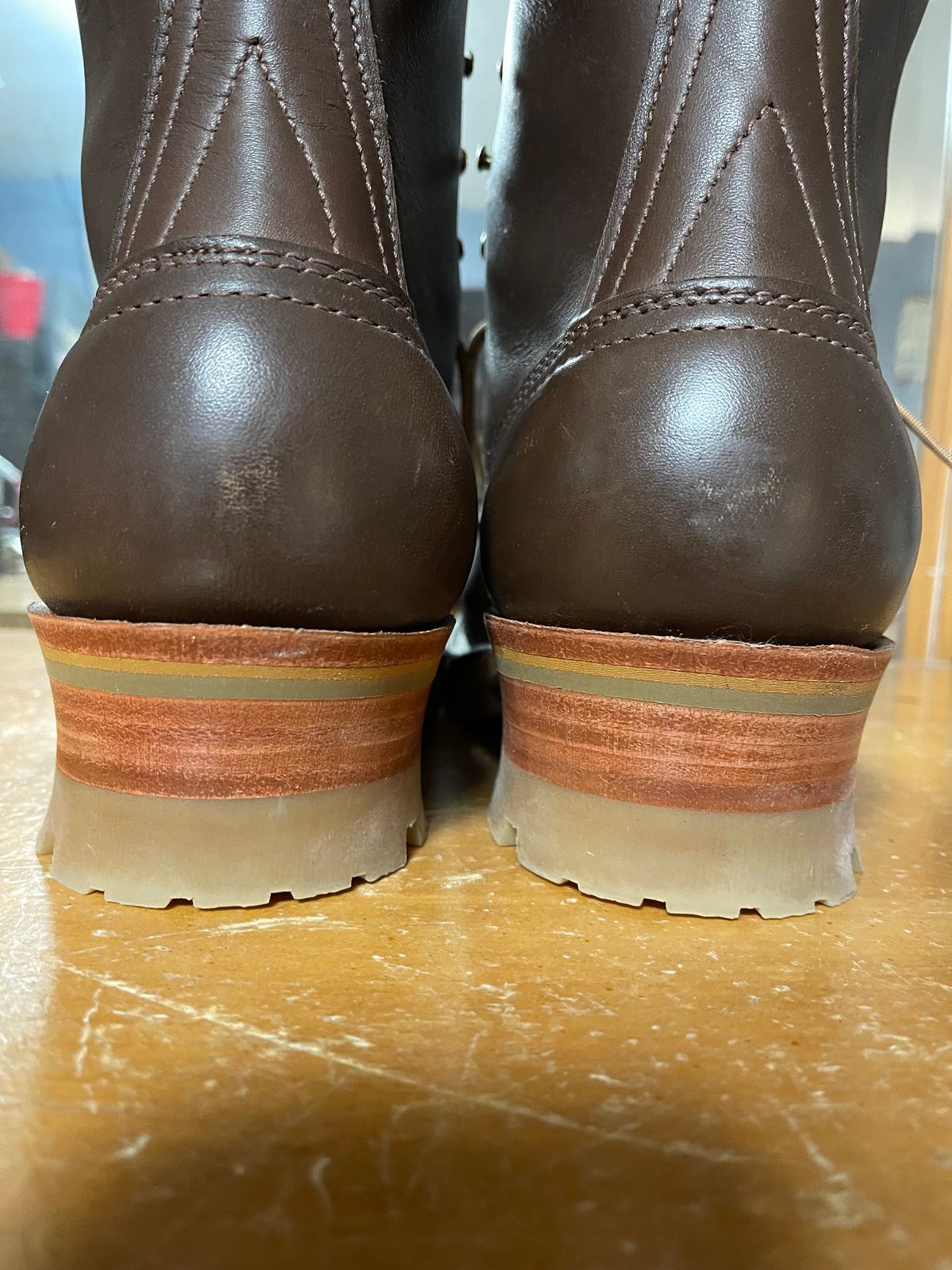 Photo by Shannmoody on February 27, 2022 of the Frank's Boots Type 1 Commander in Horween Walnut Cypress.