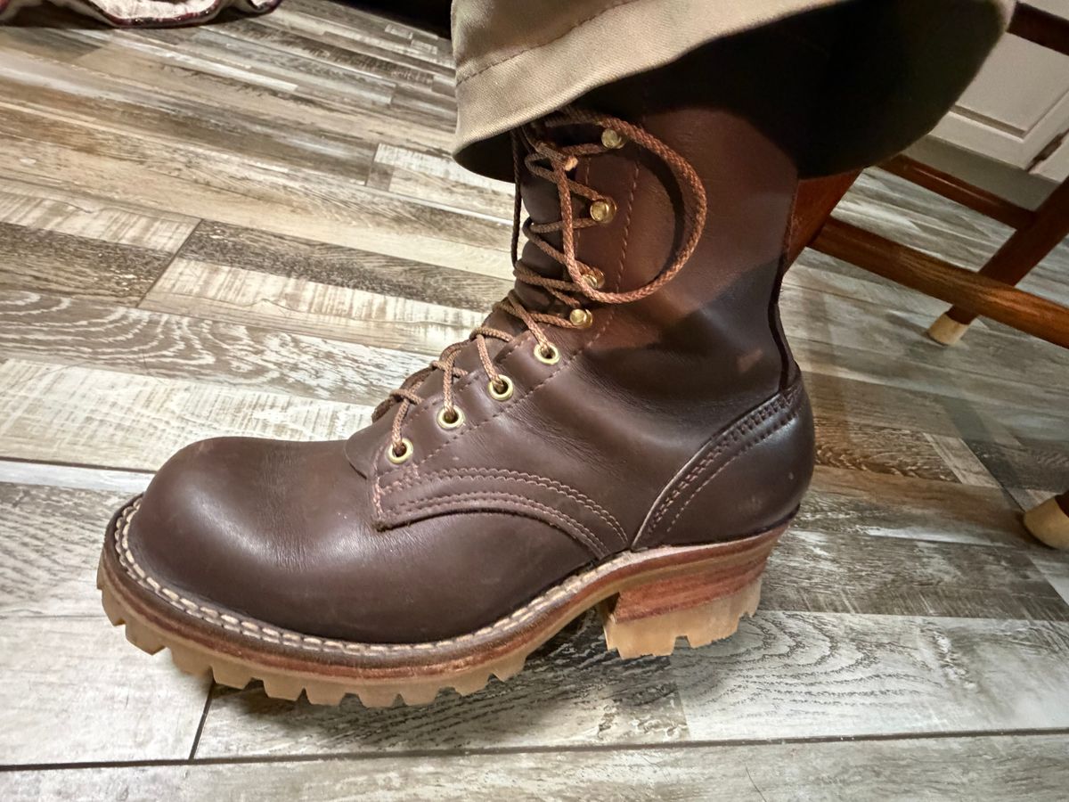 Photo by Shannmoody on December 10, 2025 of the Frank's Boots Type 1 Commander in Horween Walnut Cypress.