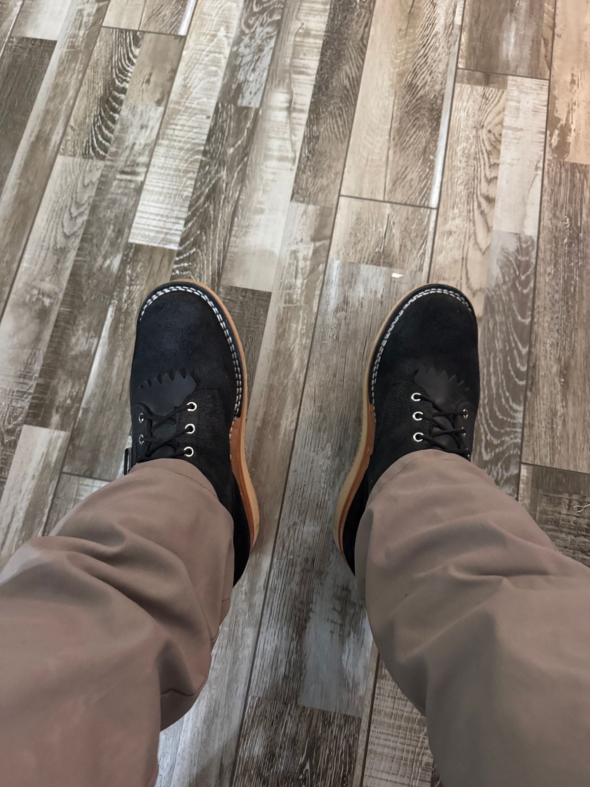 Photo by Shannmoody on June 3, 2025 of the Frank's Boots Rainier in Black Roughout Work Leather.