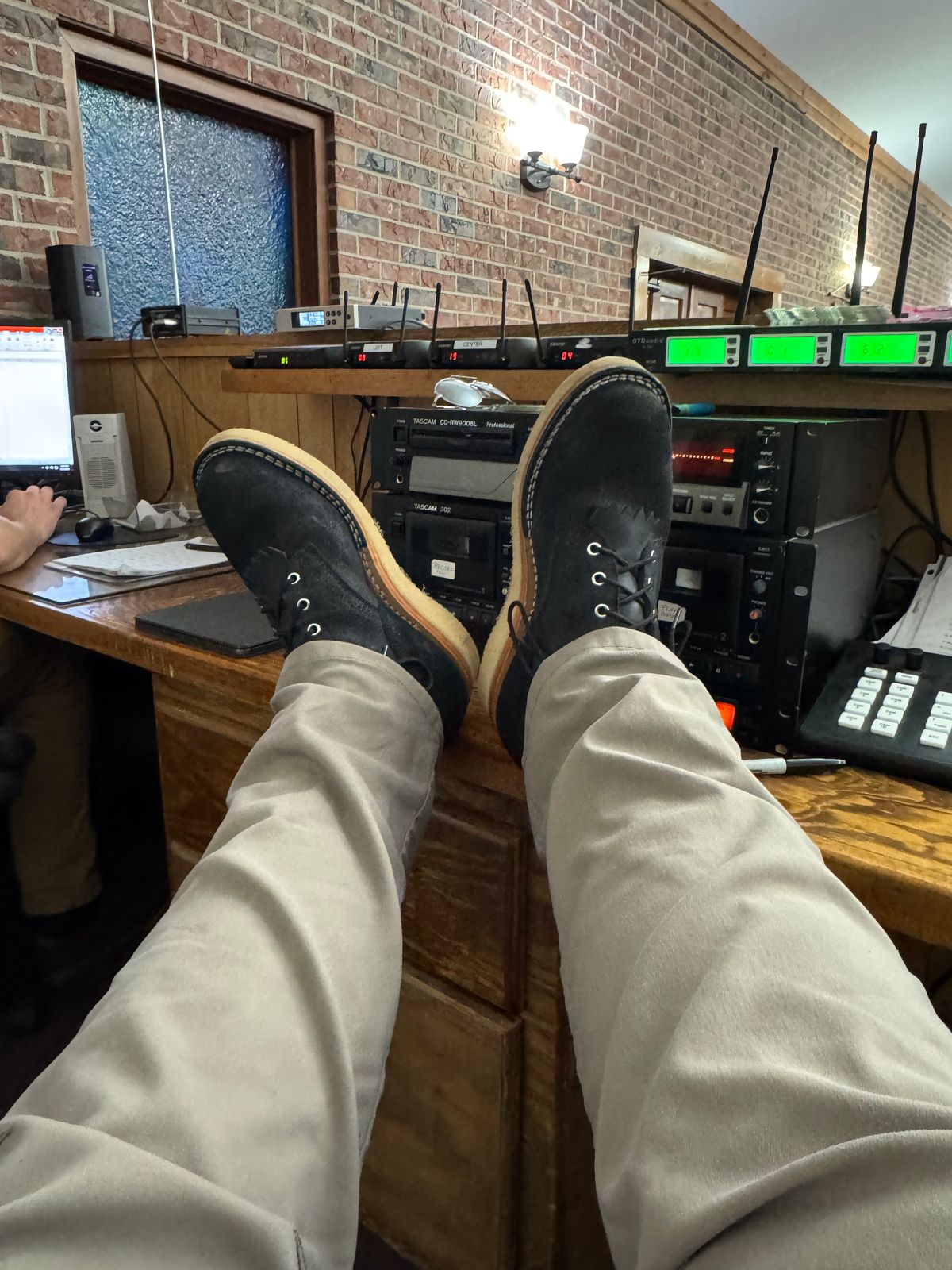 Photo by Shannmoody on June 4, 2025 of the Frank's Boots Rainier in Black Roughout Work Leather.