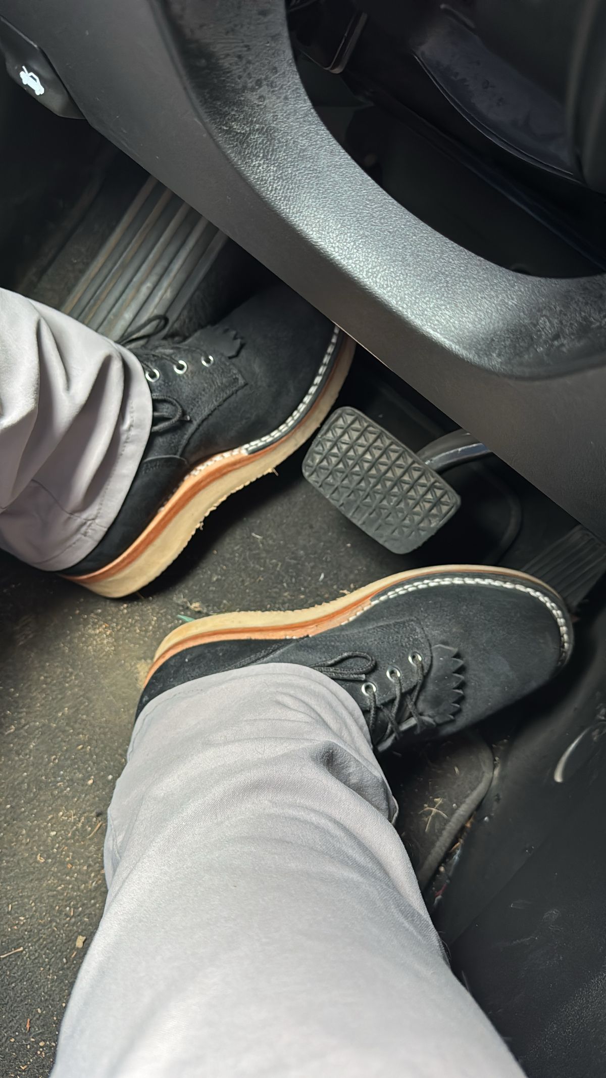 Photo by Shannmoody on June 9, 2025 of the Frank's Boots Rainier in Black Roughout Work Leather.