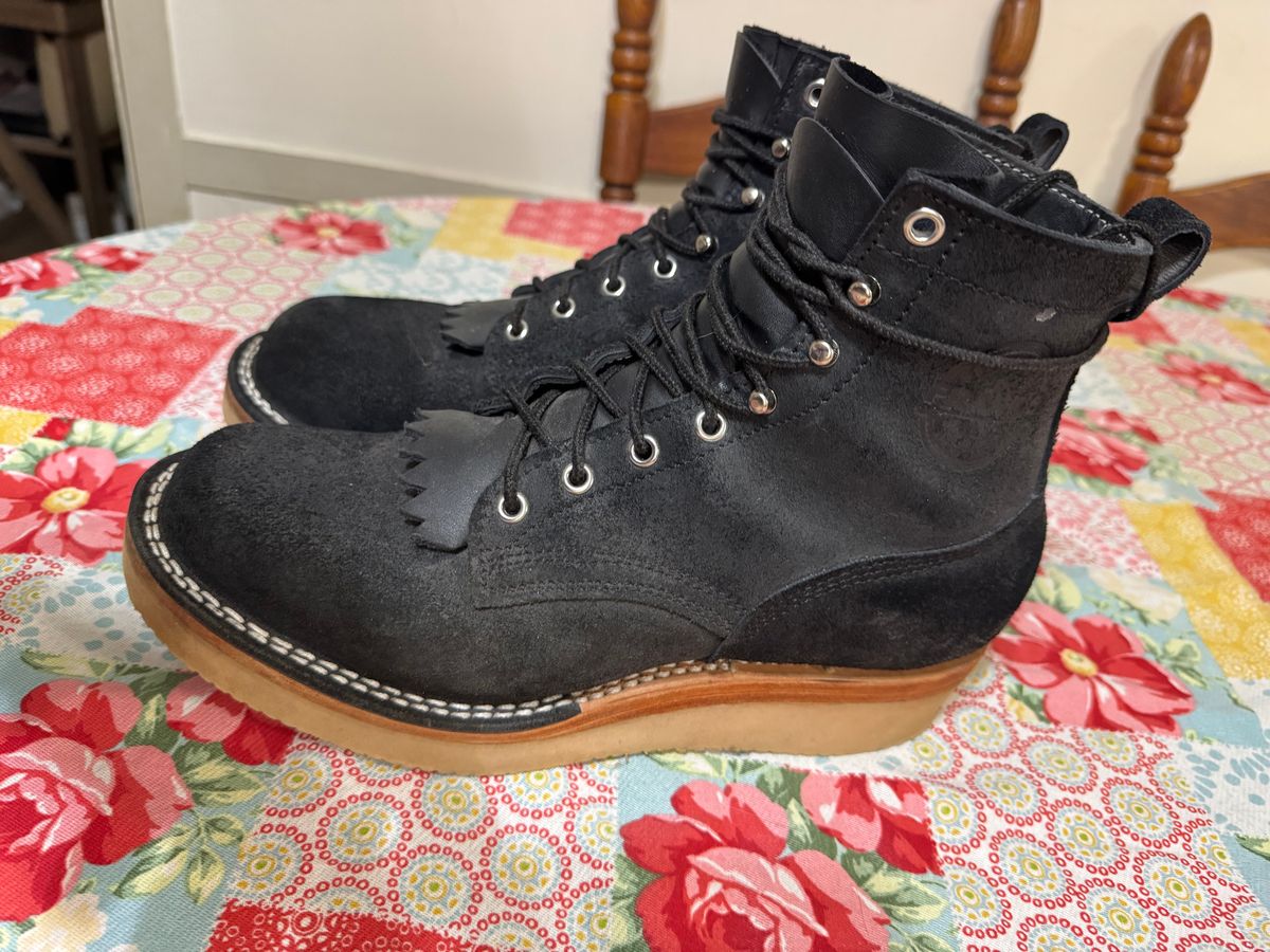Photo by Shannmoody on June 9, 2025 of the Frank's Boots Rainier in Black Roughout Work Leather.