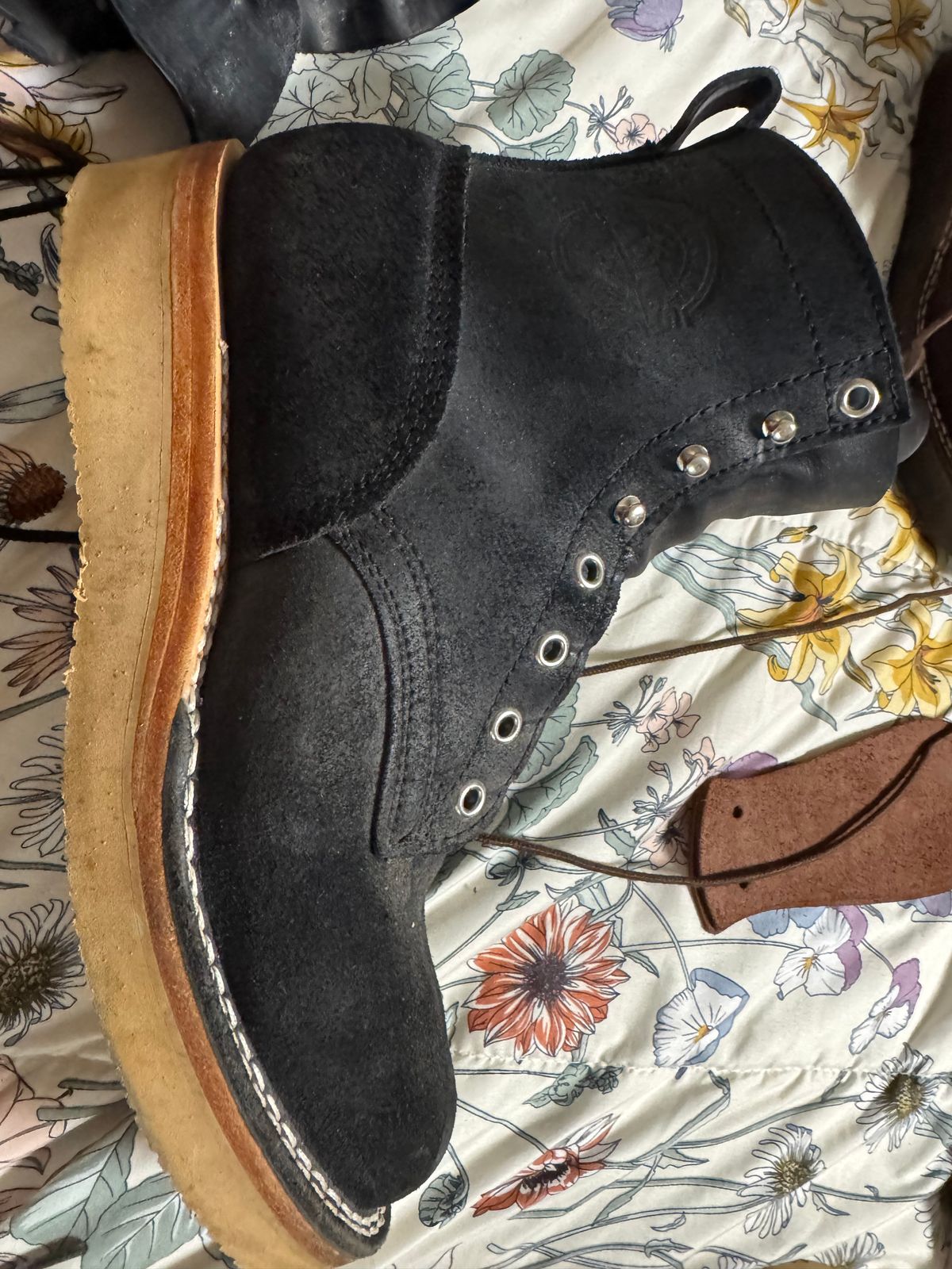 Photo by Shannmoody on June 30, 2025 of the Frank's Boots Rainier in Black Roughout Work Leather.