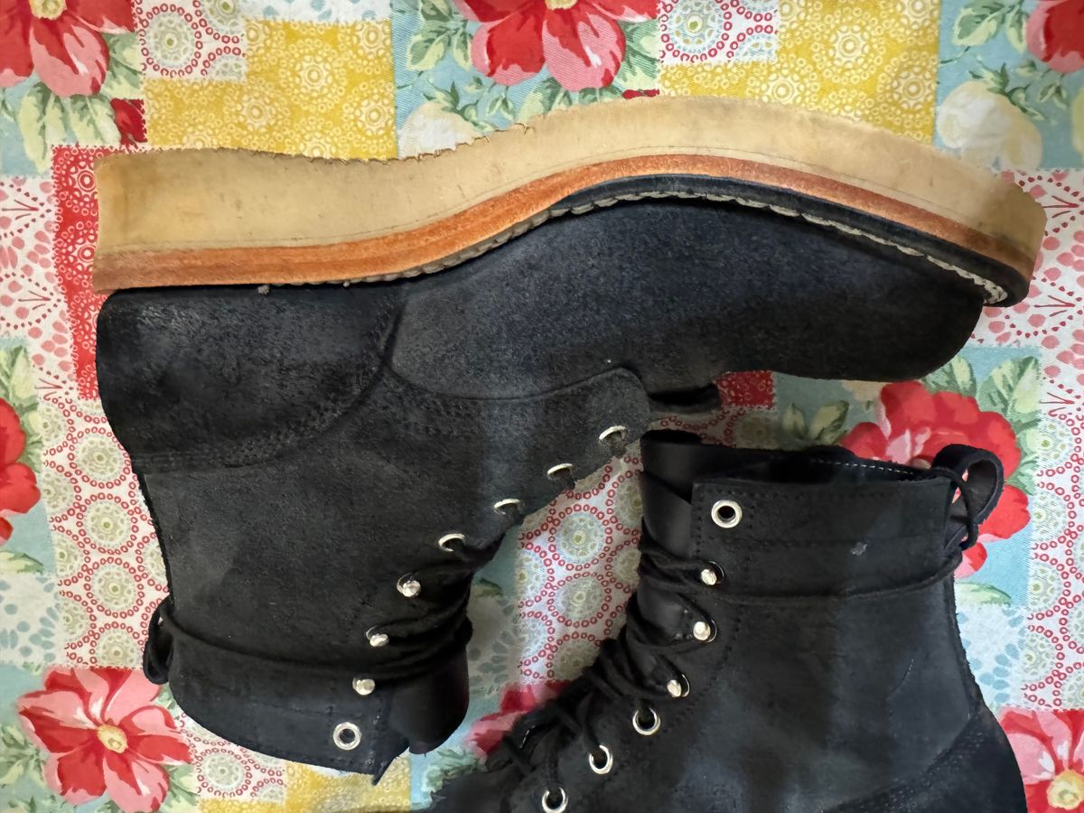 Photo by Shannmoody on June 9, 2025 of the Frank's Boots Rainier in Black Roughout Work Leather.