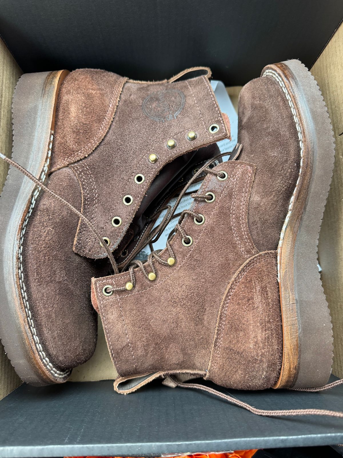 Photo by Shannmoody on May 27, 2025 of the Frank's Boots Rainier in Seidel Mocha Oil Tan Roughout.