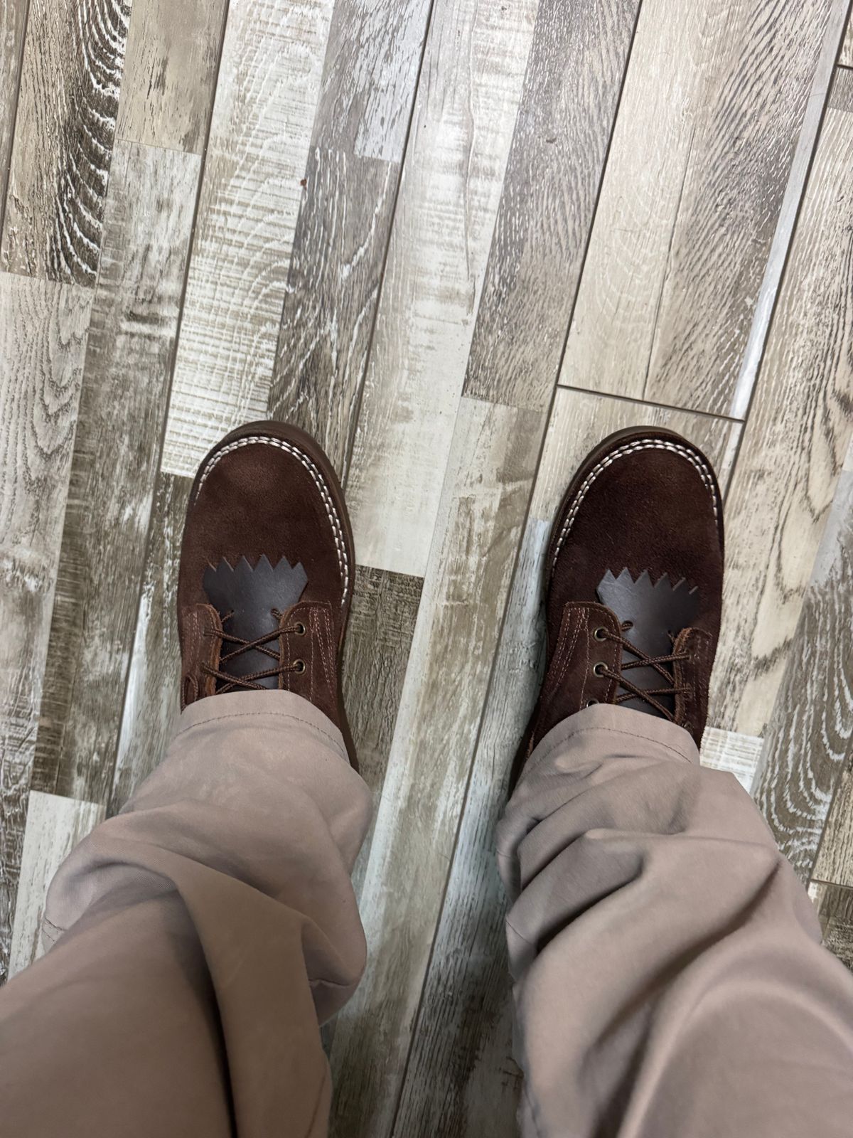 Photo by Shannmoody on June 3, 2025 of the Frank's Boots Rainier in Seidel Mocha Oil Tan Roughout.